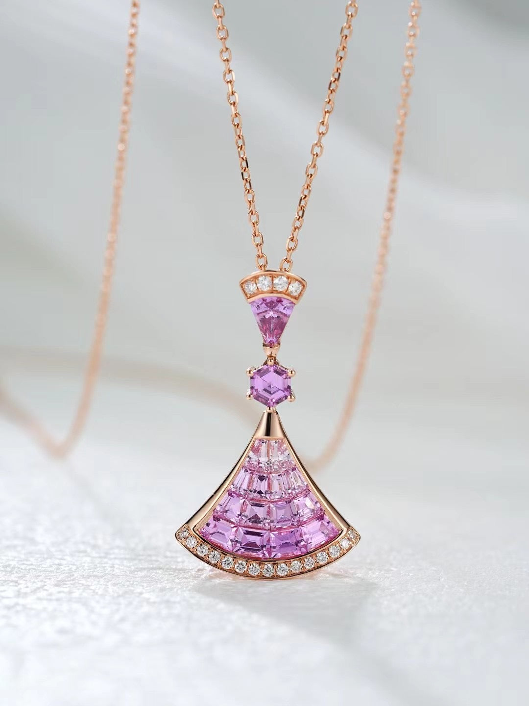 Rainbow Sapphire 18k Gold Pendant (Item No. SA072)