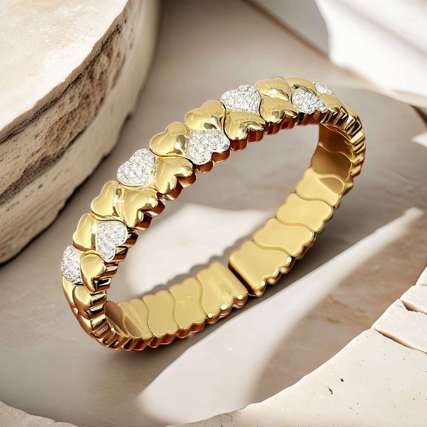 Heart 18k Gold Diamond Bracelet (Item No. VT220)