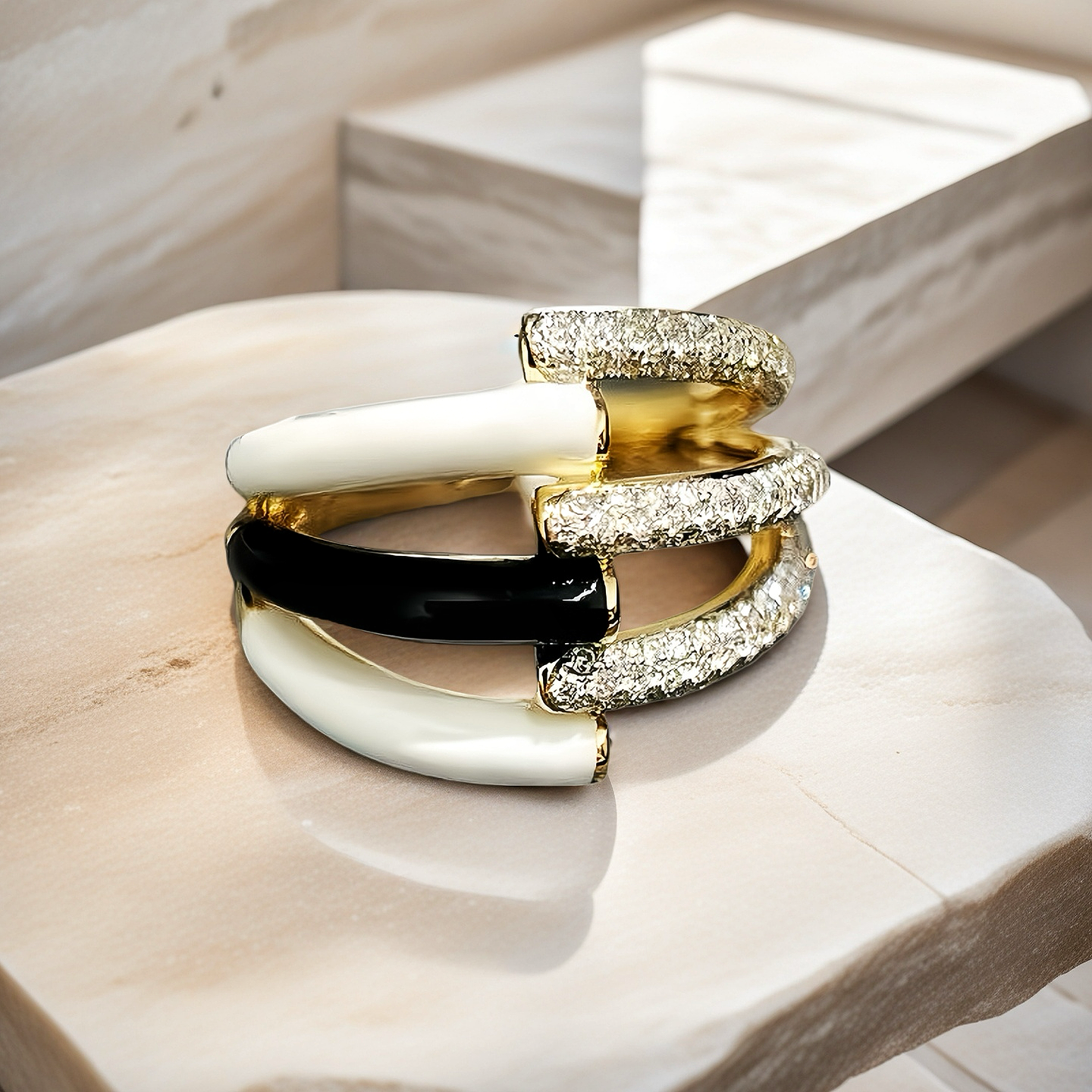 Vintage 18k Gold Diamond Ring (Item No. VT010)