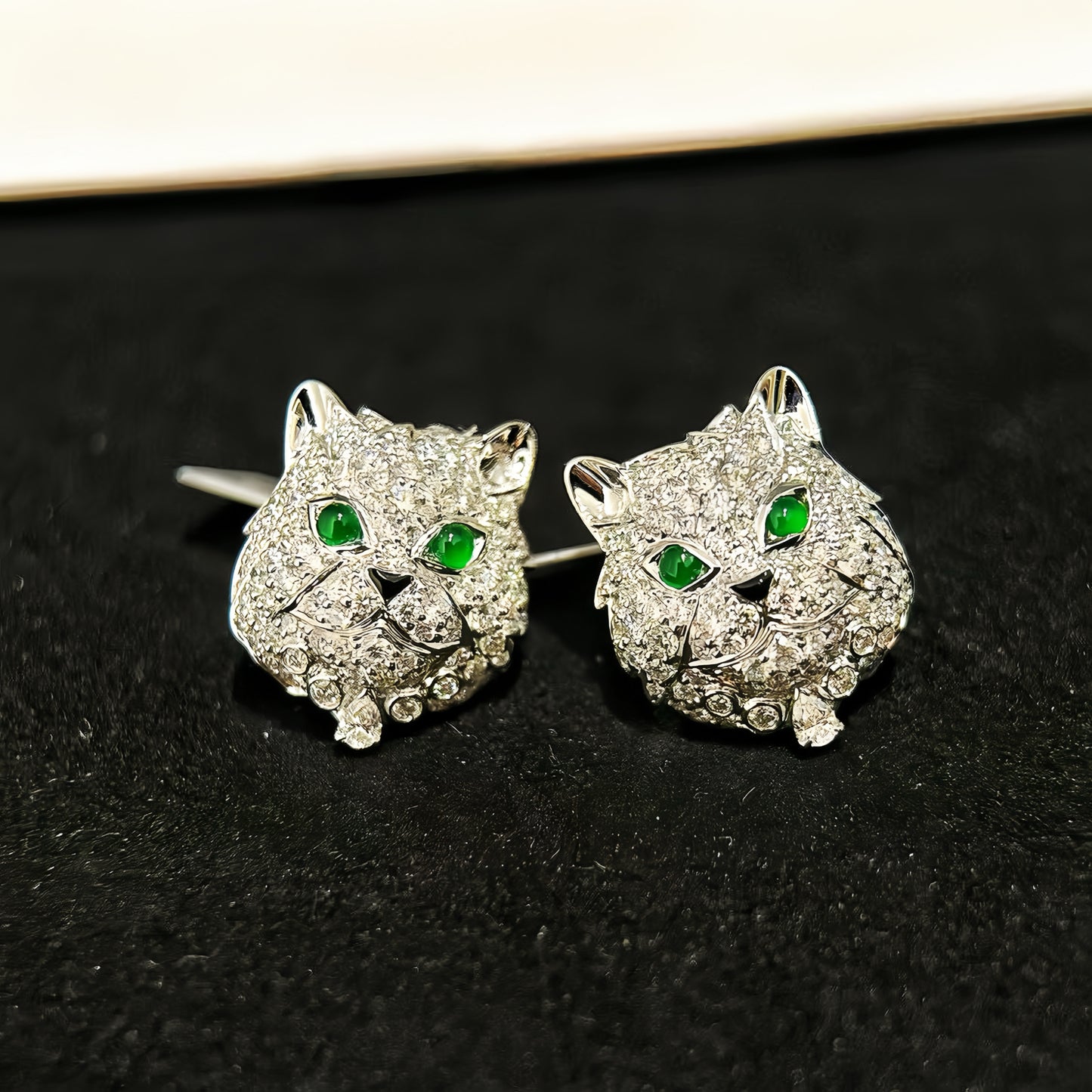 Vintage 18k Gold Diamond Earring (Item No. VT437)