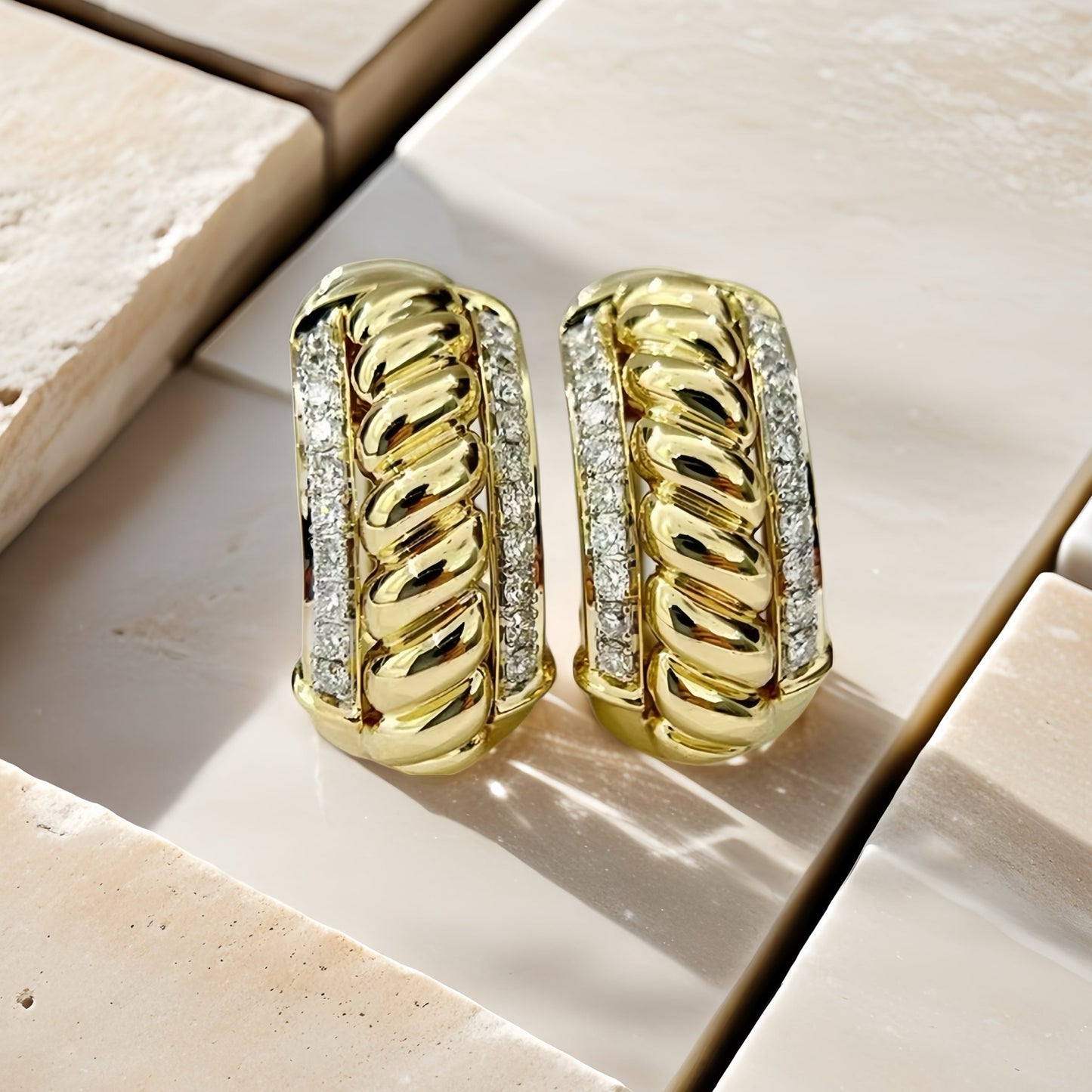 Vintage Weaving 18k Gold Diamond Earring (Item No. VT144)