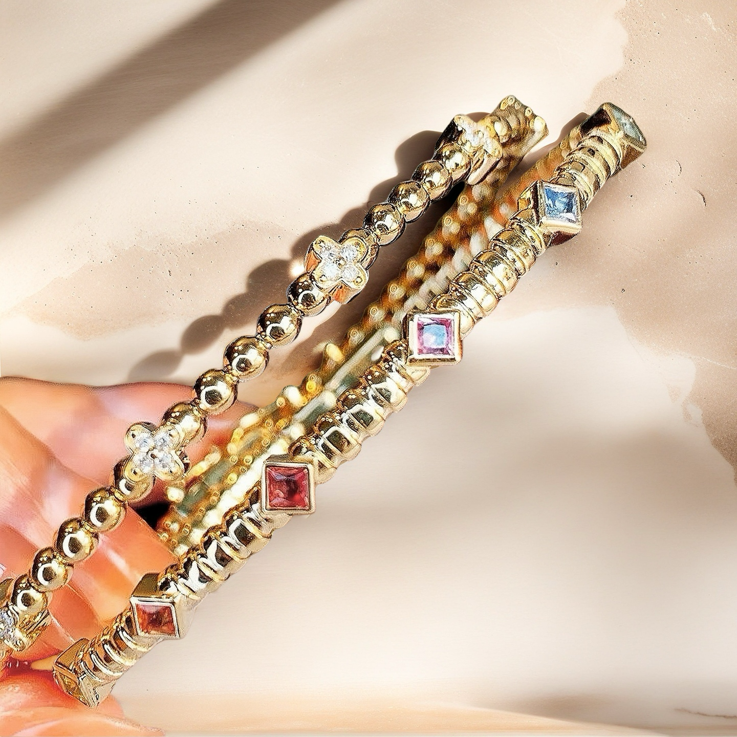 Four-leaf Clover 18k Gold Diamond Bracelet (Item No. VT123)