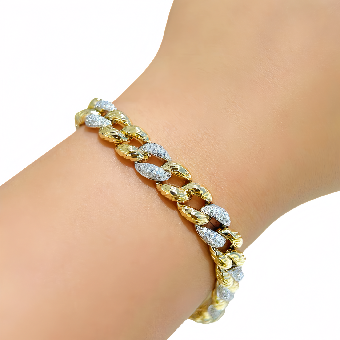 Cuban Link 18k Gold Diamond Bracelet (Item No. VT389)