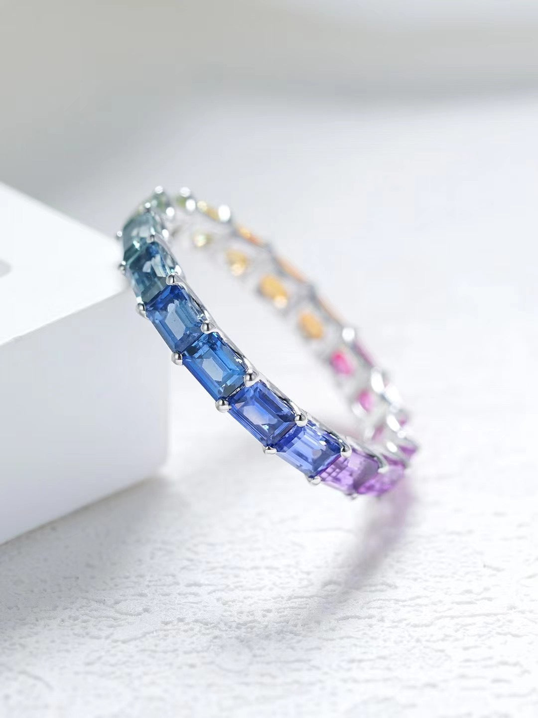 Rainbow Sapphire 18k Gold Ring (Item No. SA083)