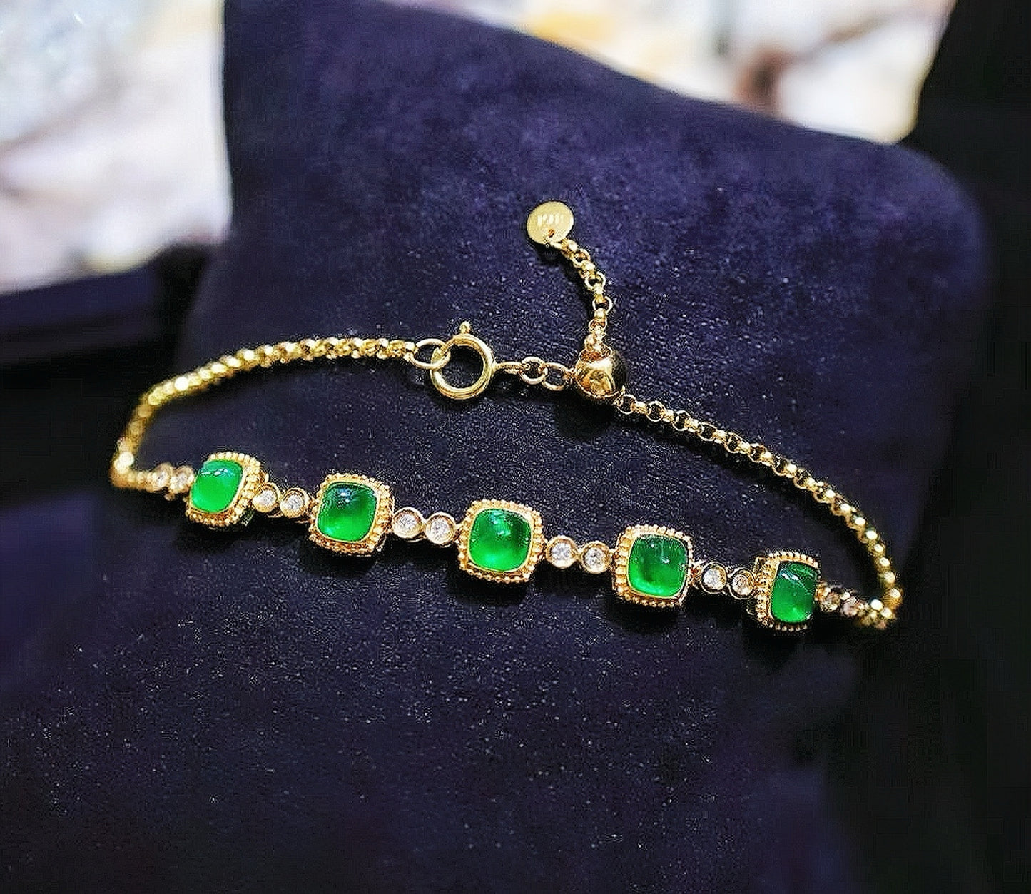 Vintage 18k Gold Diamond Emerald Bracelet (Item No. VT119)