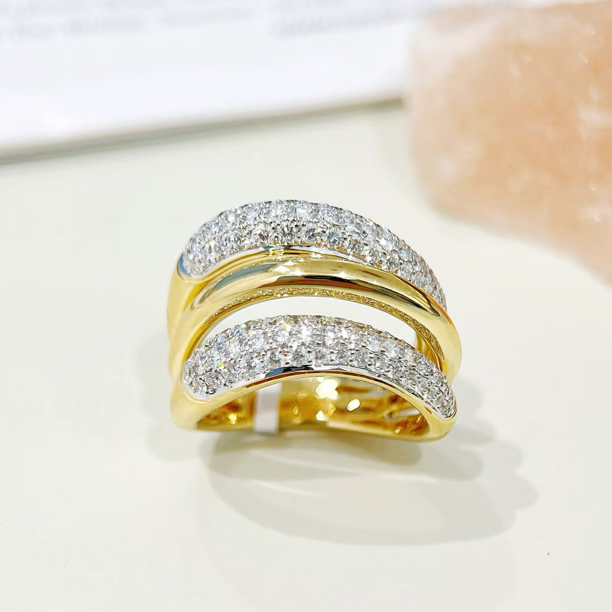 Contemporary 18k Gold Diamond Emerald Ring (Item No. VT461)