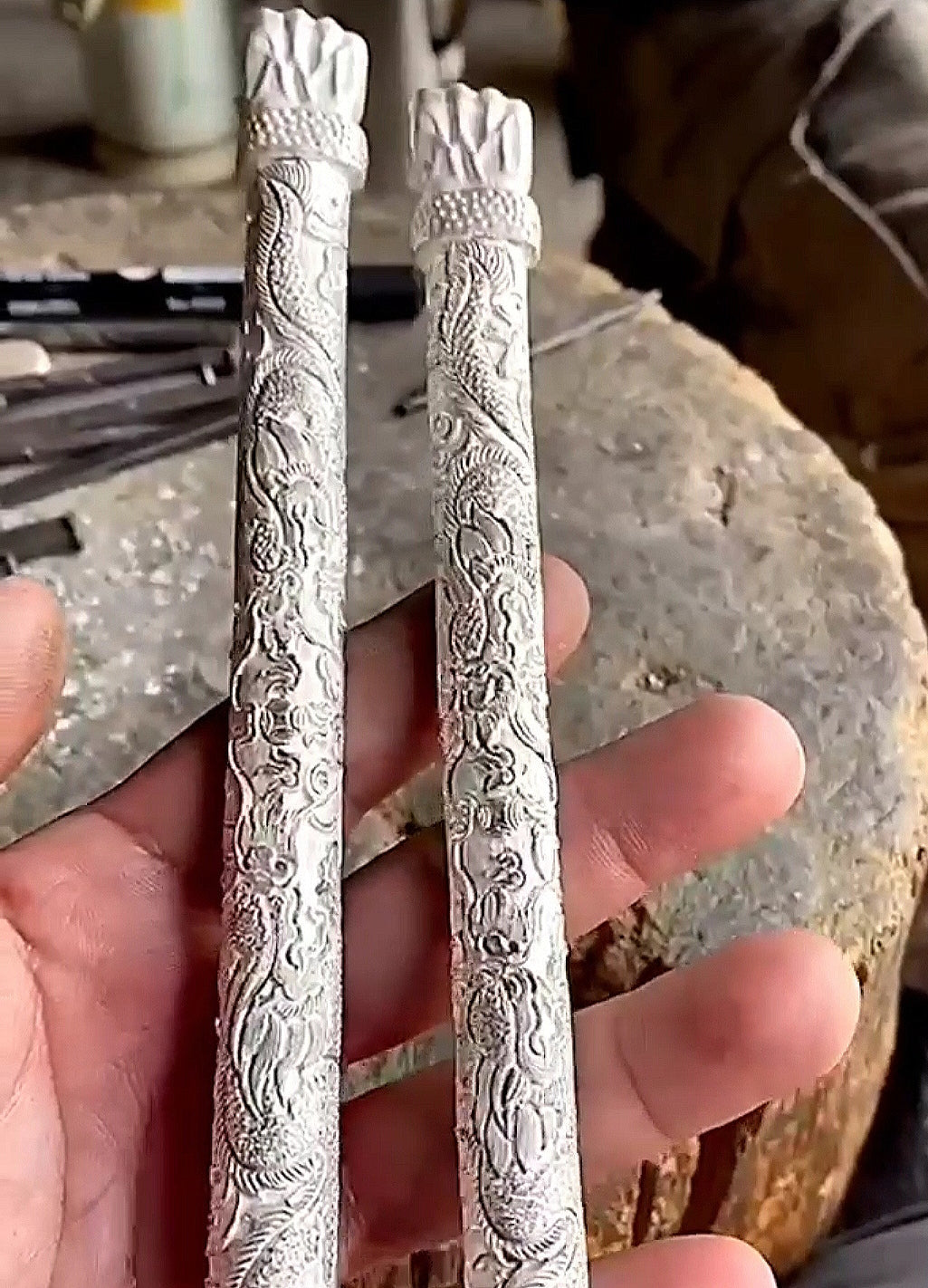 Power Fist Dragon Silver Bangle (Item No. B0187)