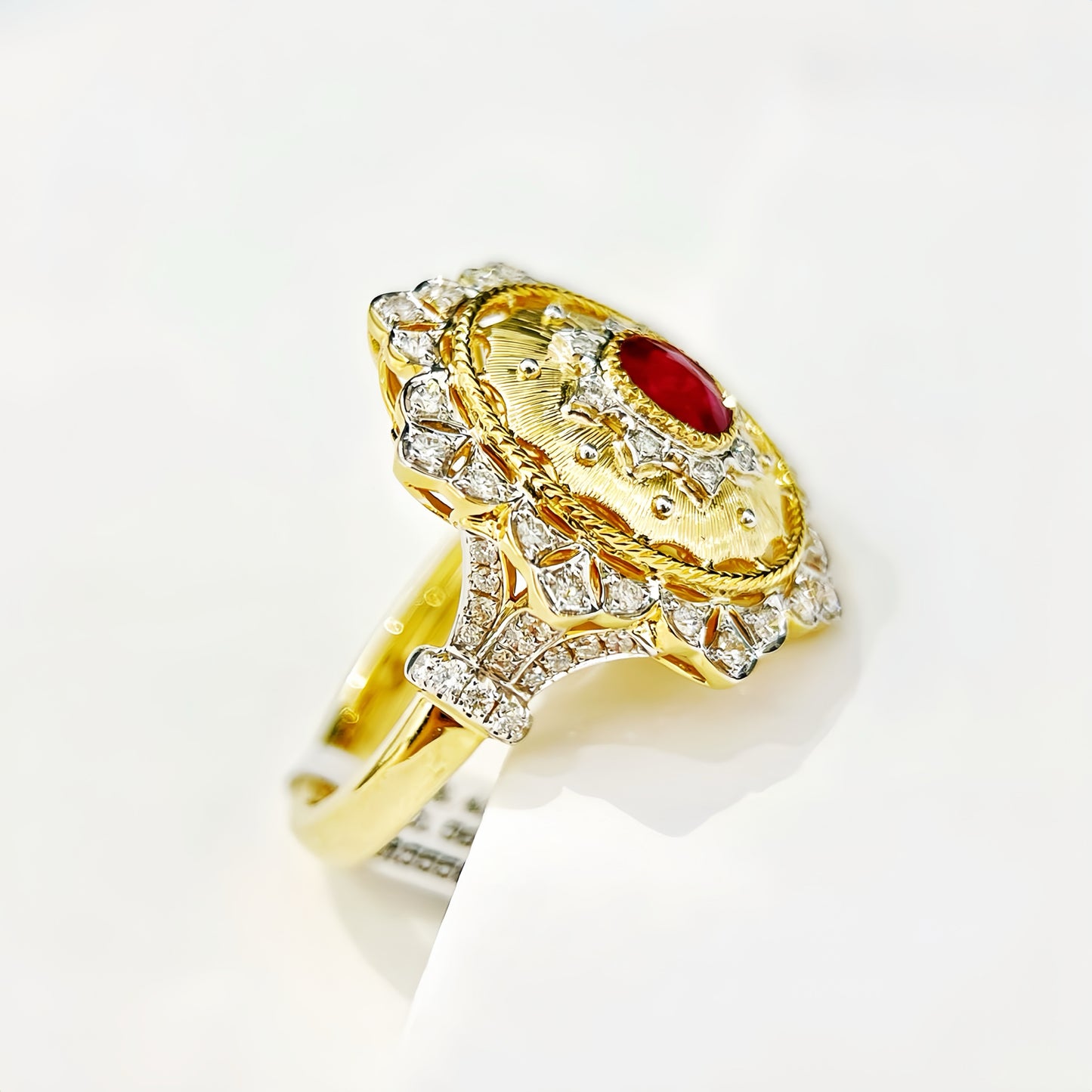 Vintage 18k Gold Diamond Ruby Ring (Item No. VT418)