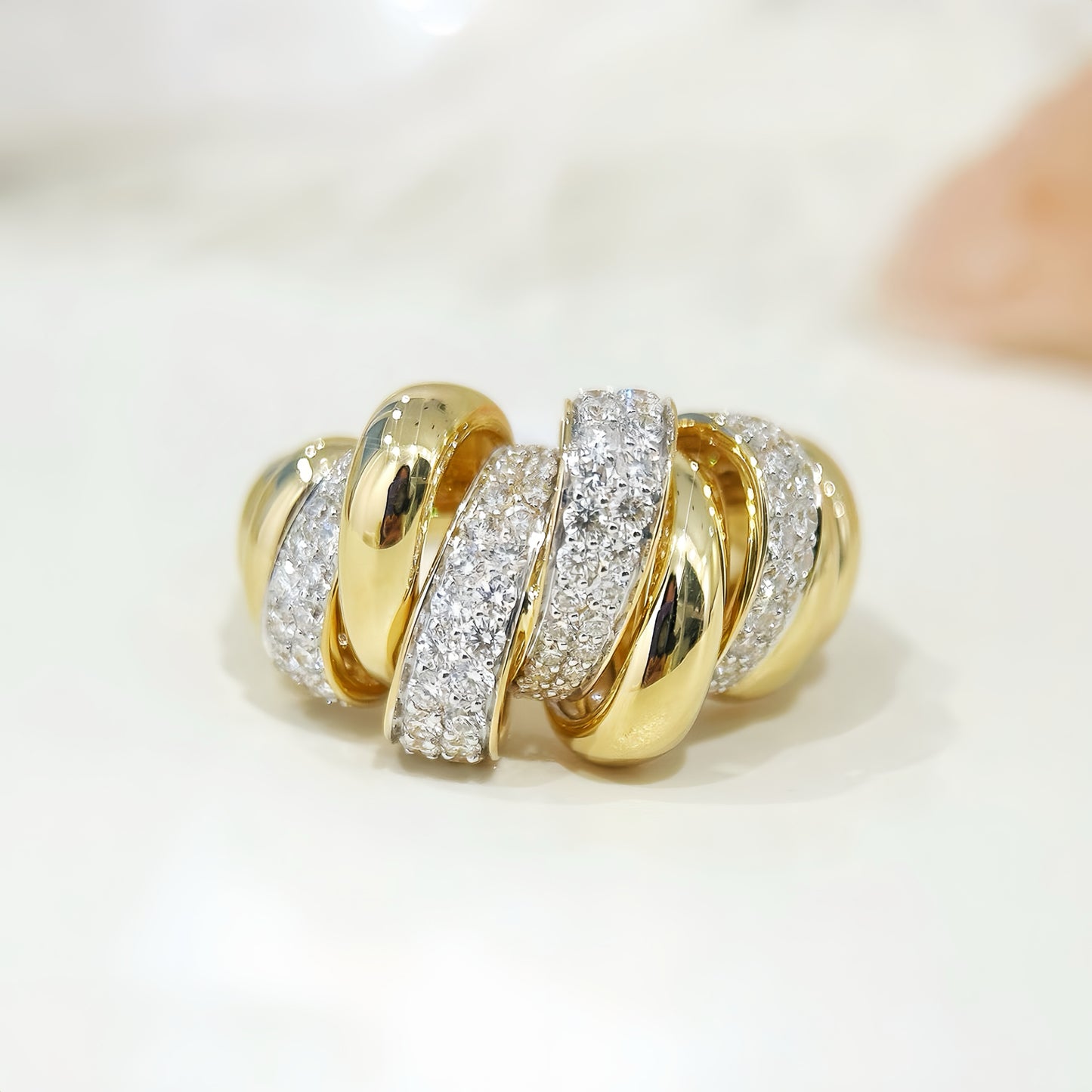 Vintage 18k Gold Diamond Ring (Item No. VT334)