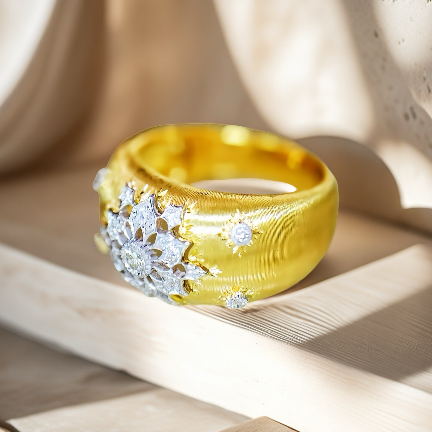 Rigato Engrave Vintage 18k Gold Diamond Ring (Item No. VT030)