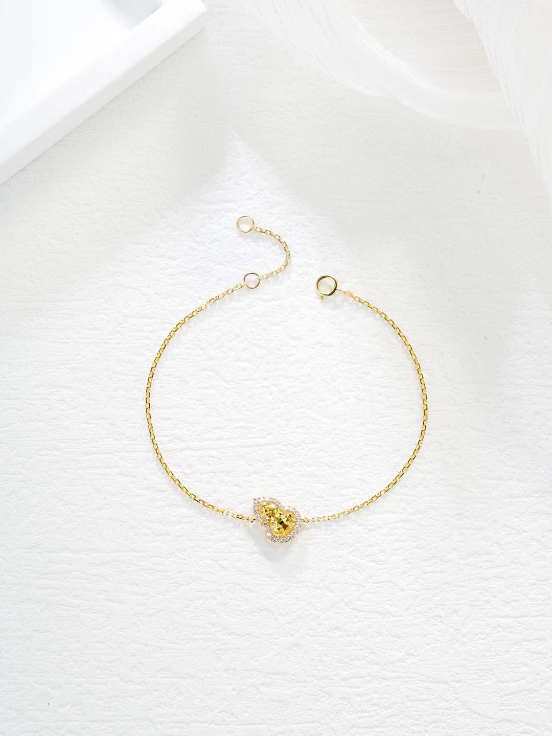 Rainbow Sapphire 18k Gold Bracelet (Item No. SA069)