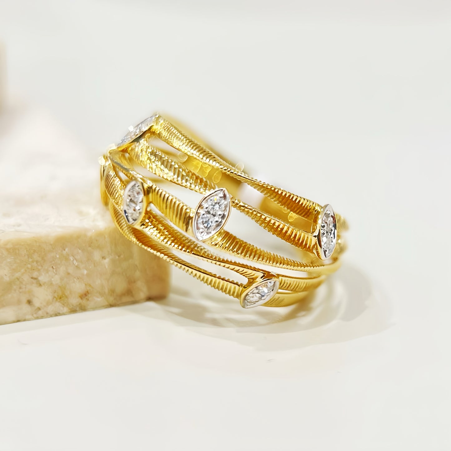 Vintage 18k Gold Diamond Ring (Item No. VT305)