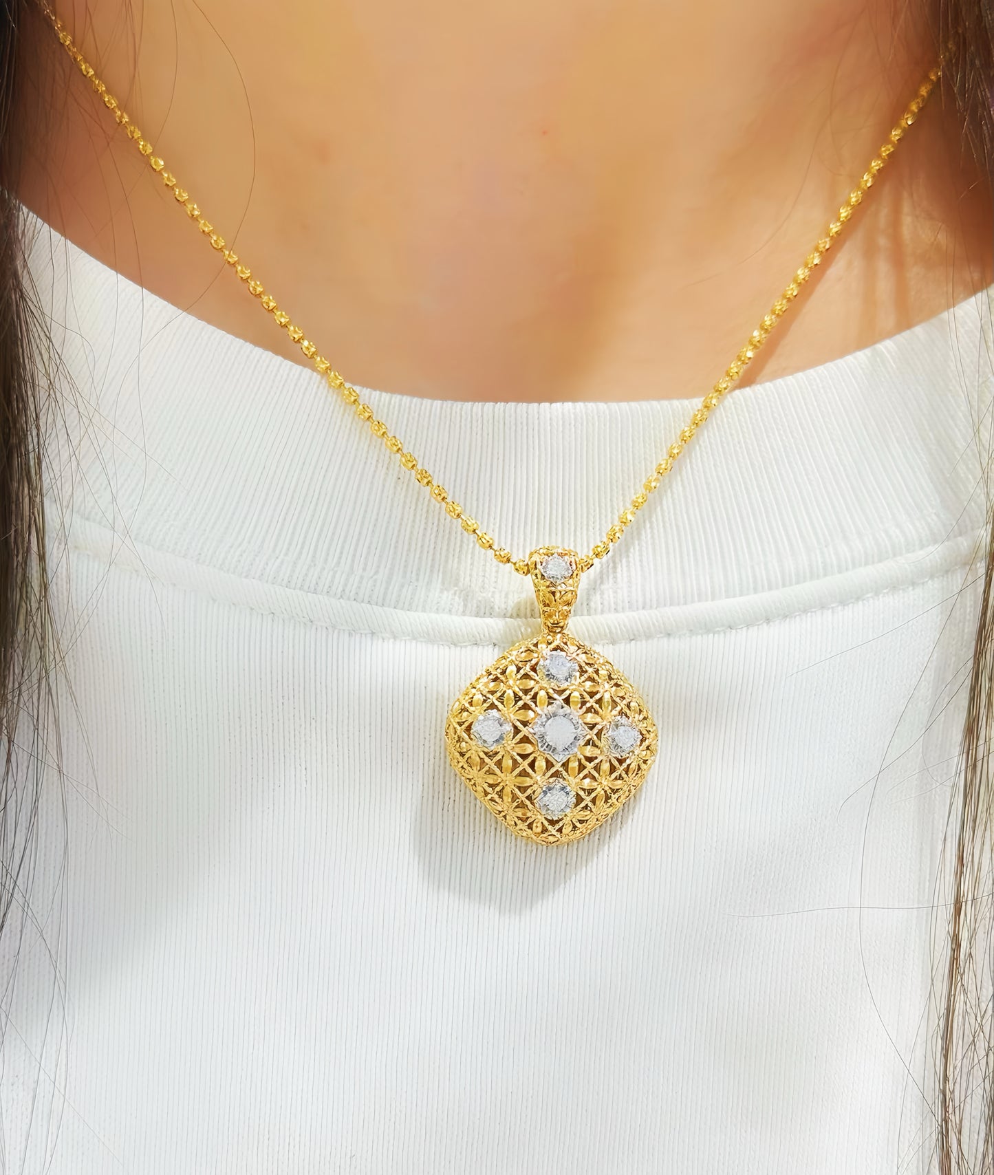 Vintage 18k Gold Diamond Pendant (Item No. VT 296)