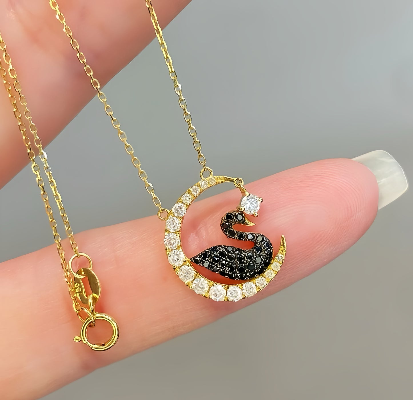 Black Swan 18k Gold Diamond Pendant (Item No. VT116)