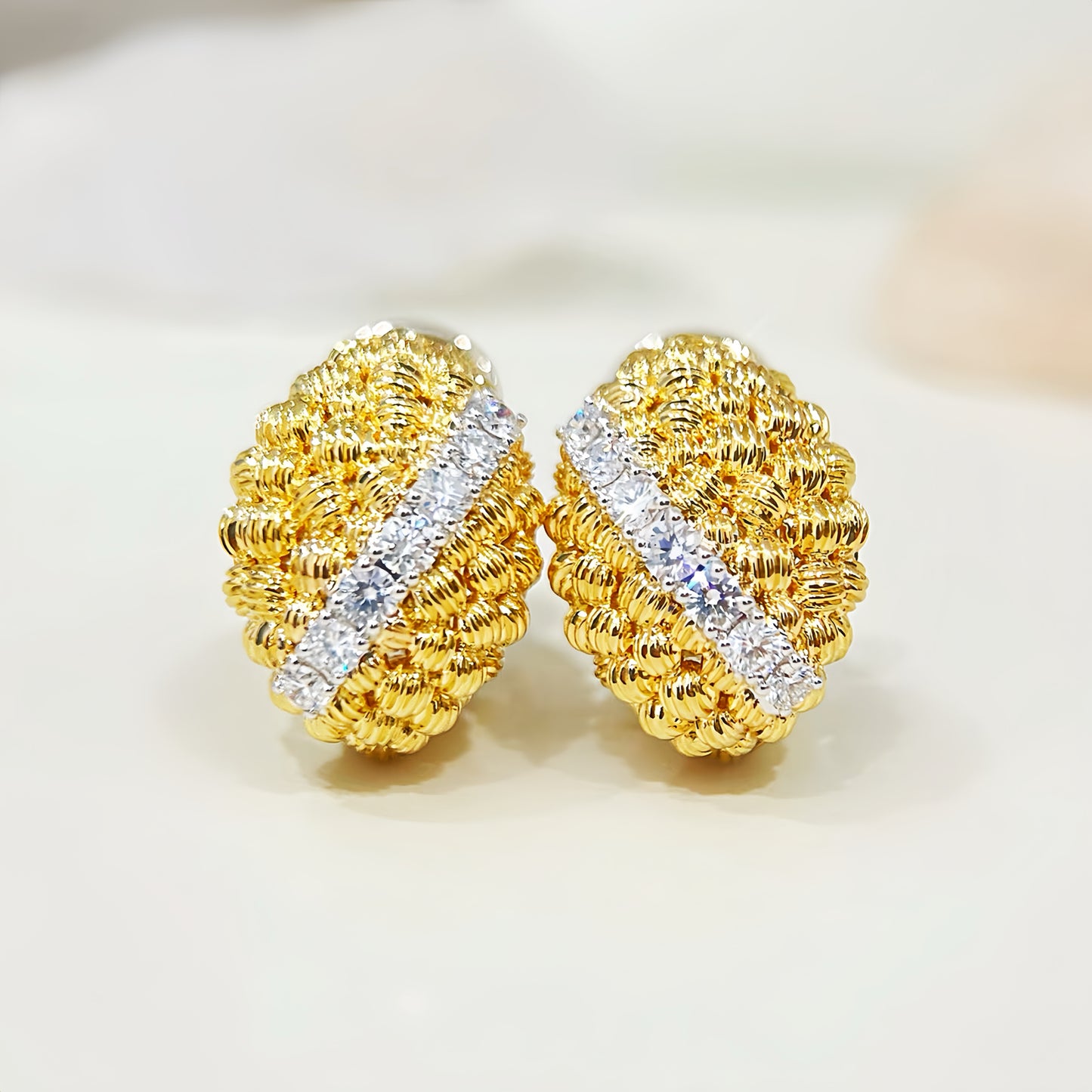 Vintage 18k Gold Diamond Earring (Item No. VT311)