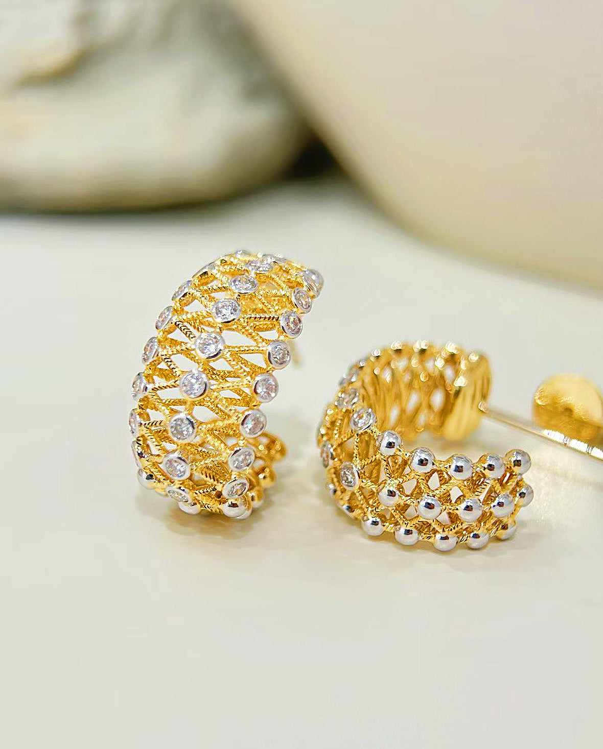 Vintage 18k Gold Diamond Earring (Item No. VT506)