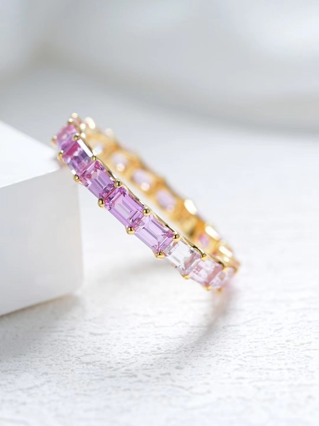 Rainbow Sapphire 18k Gold Ring (Item No. SA083)