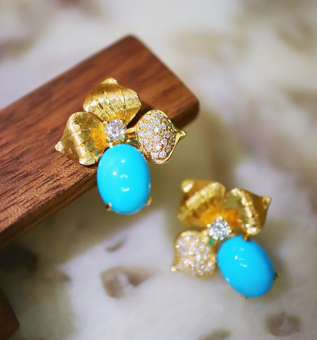 Vintage Turquoise 18k Gold Diamond Earring (Item No. VT054)