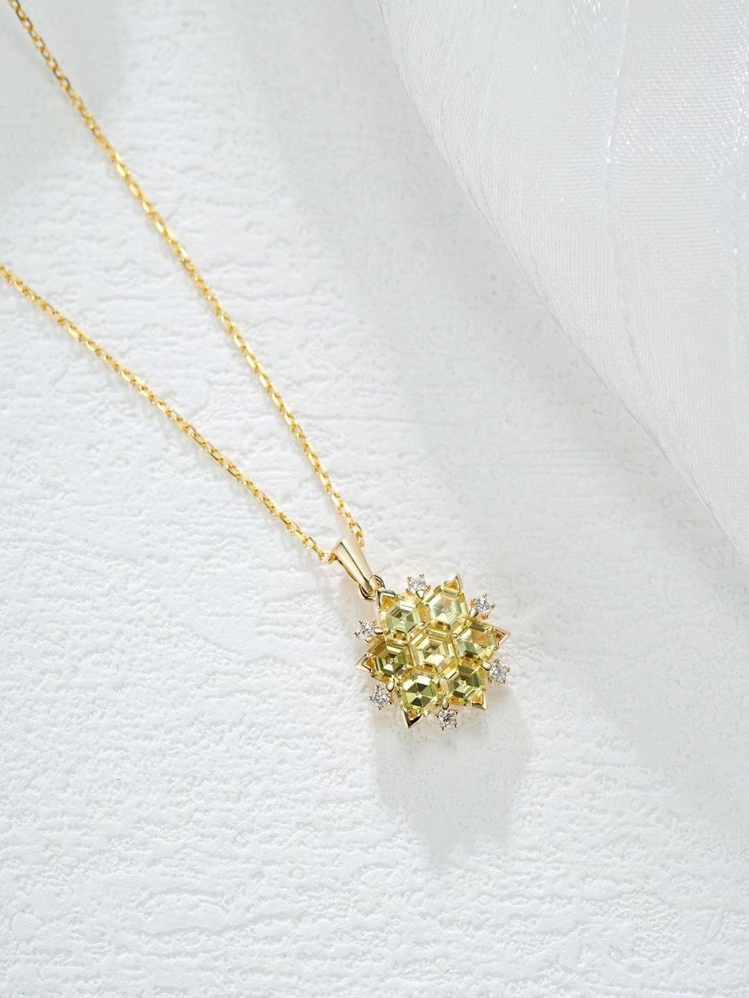 Rainbow Sapphire 18k Gold Pendant (Item No. SA066)