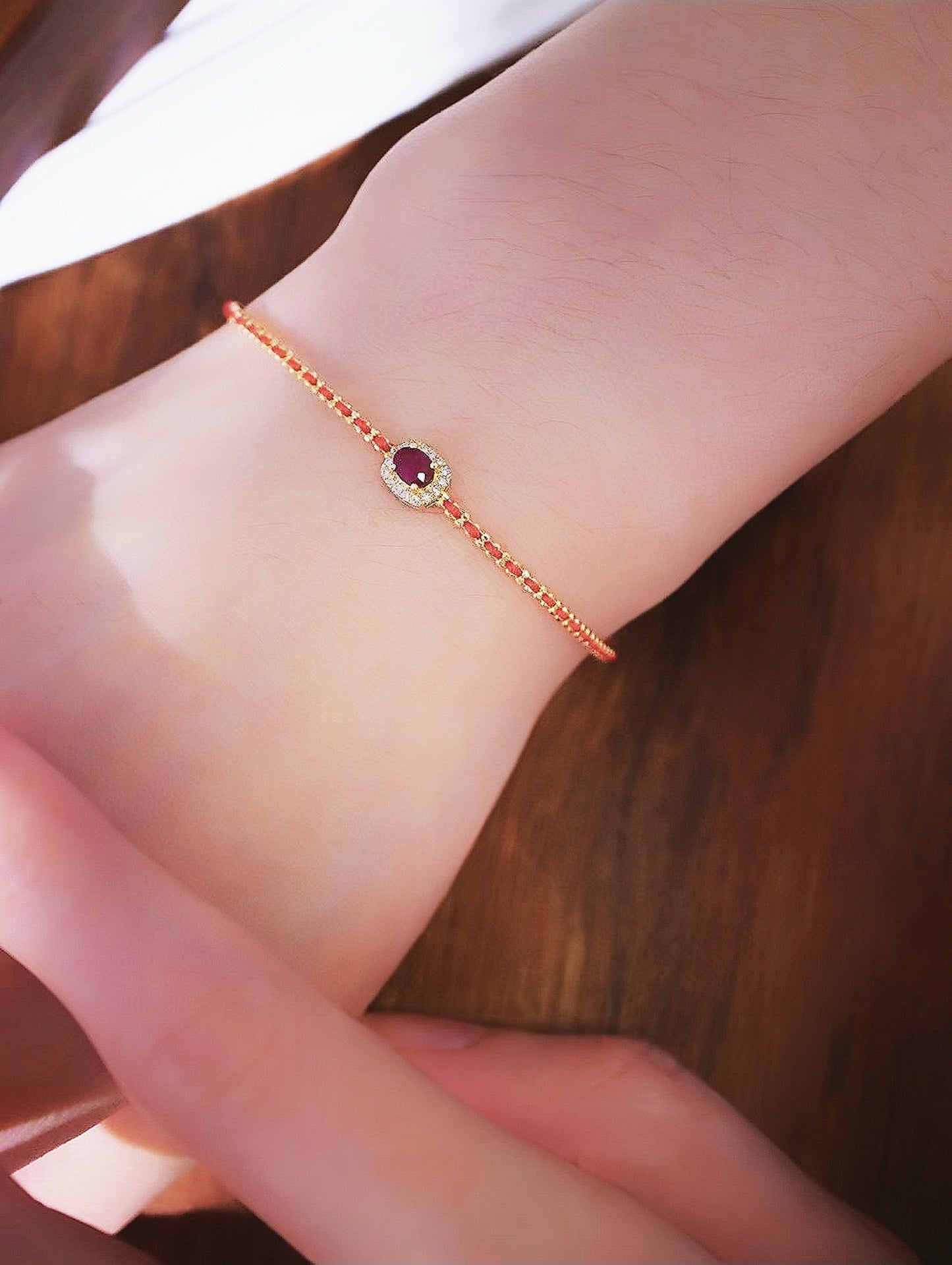 Weaving 18k Gold Emerald Ruby Sapphire Bracelet (Item No. VT120)