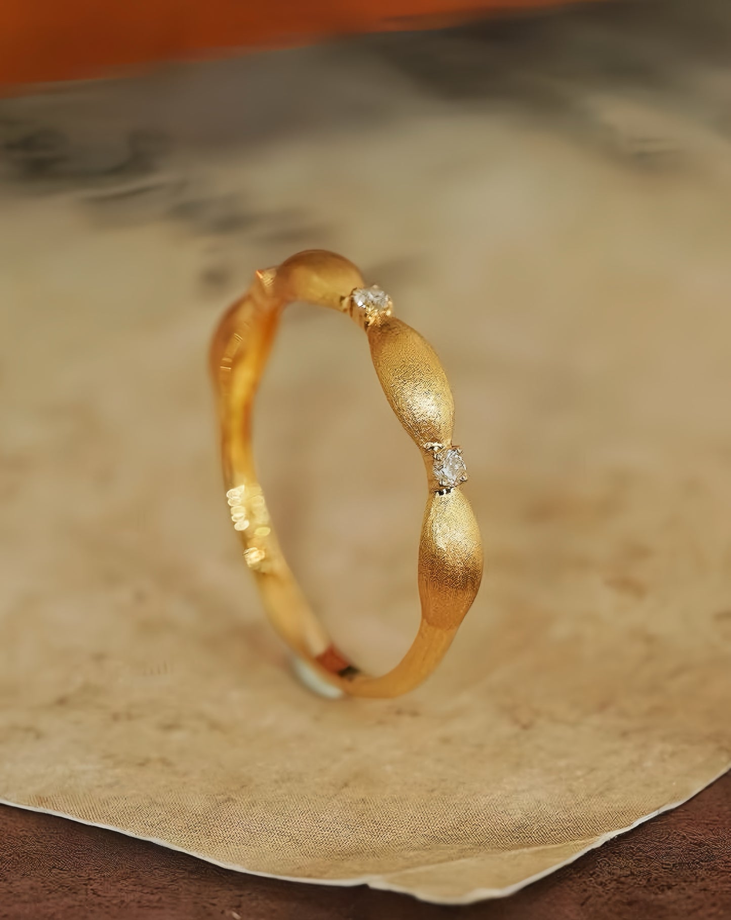 Vintage 18k Gold Diamond Ring (Item No. VT044)