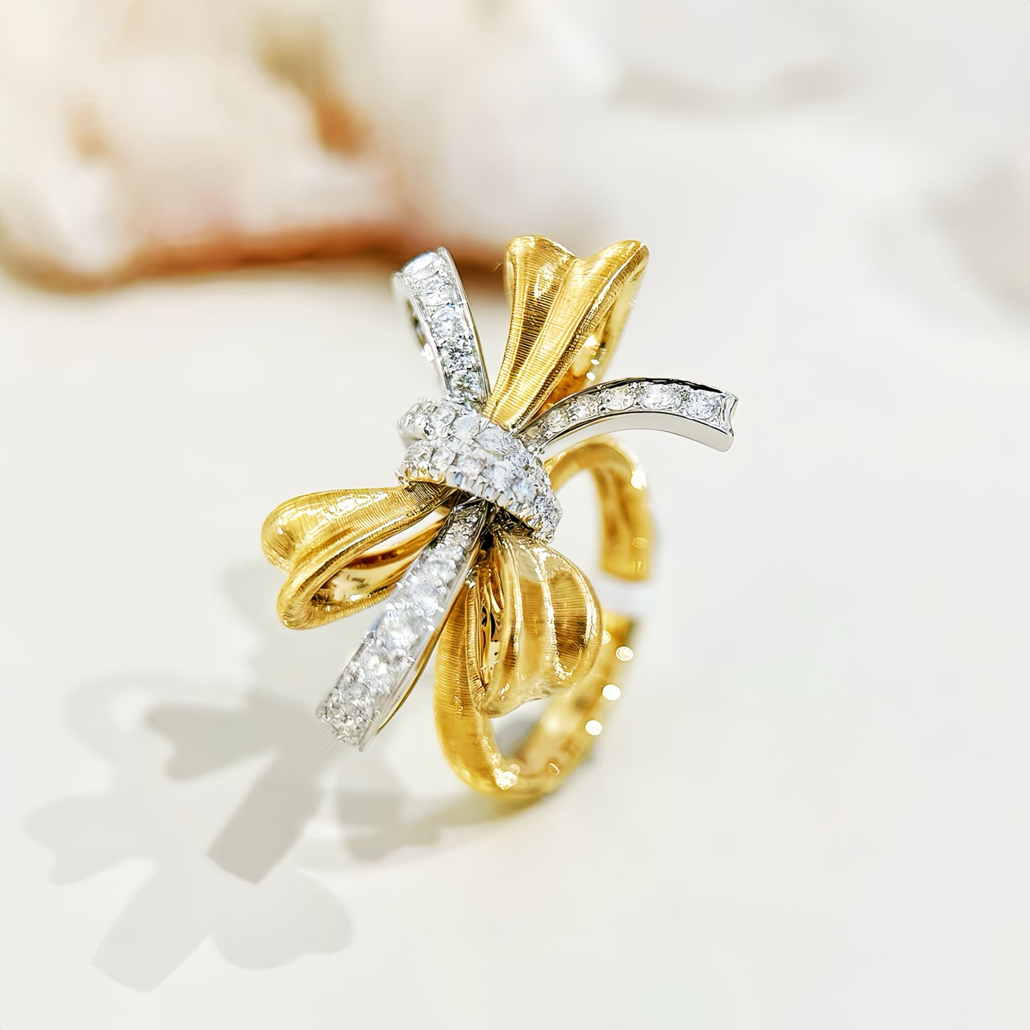 Butterfly Vintage 18k Gold Diamond Ring (Item No. VT271)