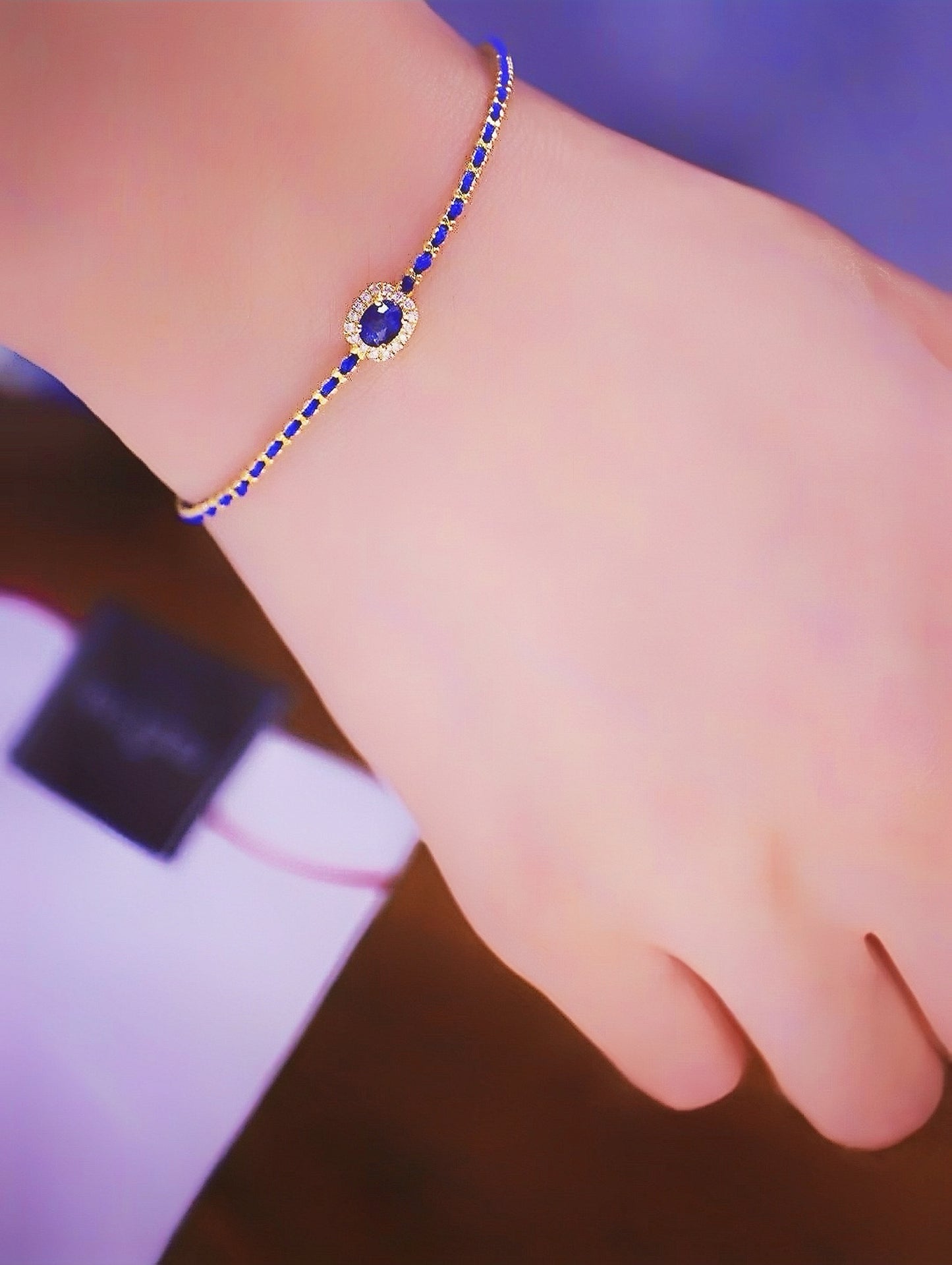 Weaving 18k Gold Emerald Ruby Sapphire Bracelet (Item No. VT120)