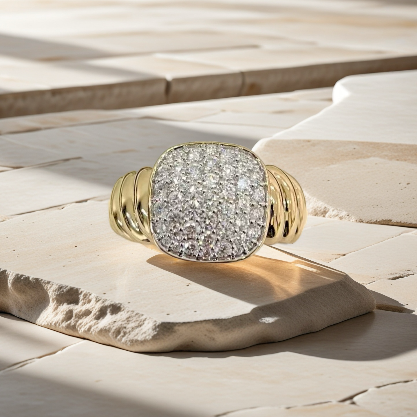 Vintage 18k Gold Diamond Ring (Item No. VT227)