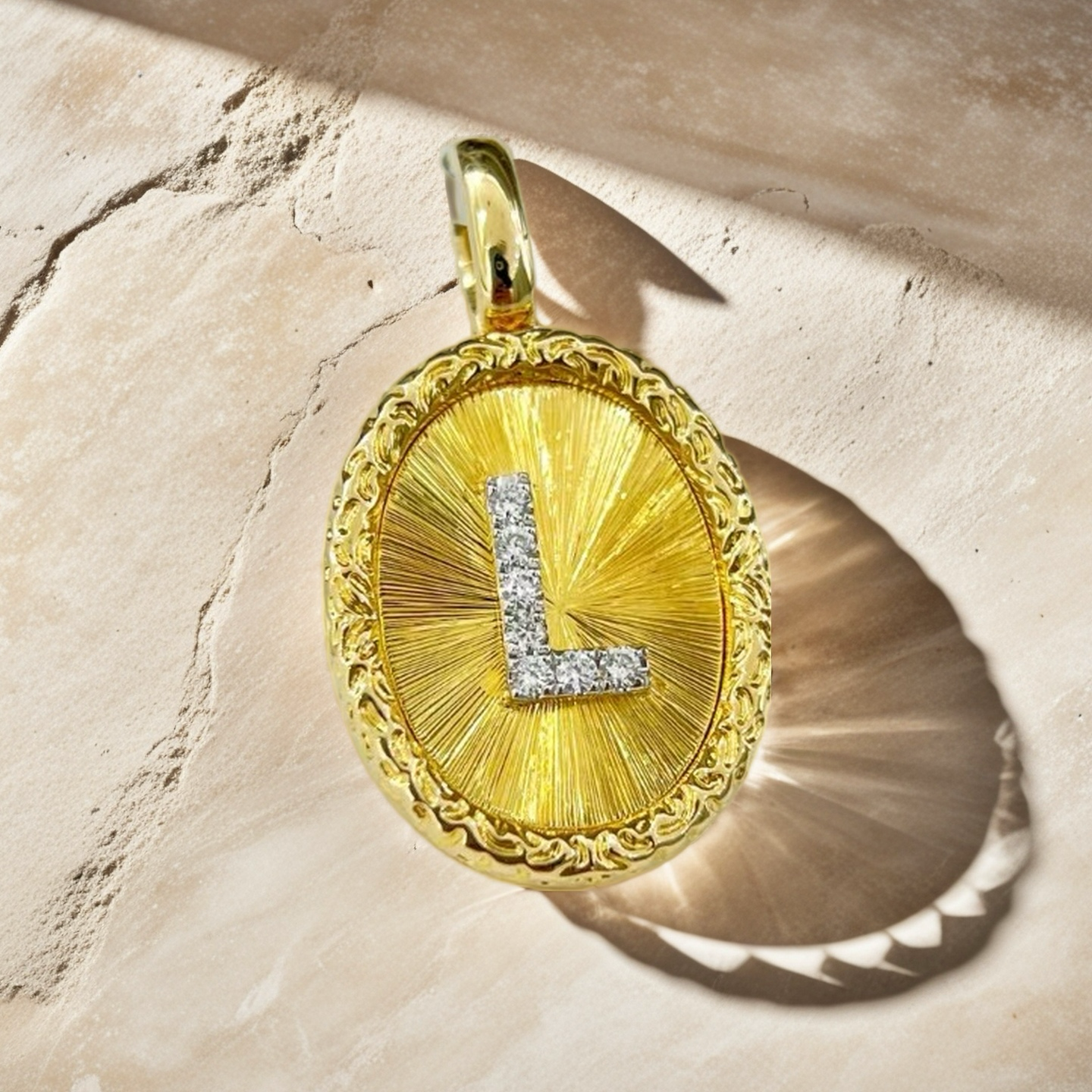 Alphabet Box 18k Gold Diamond Pendant (Item No. VT255)