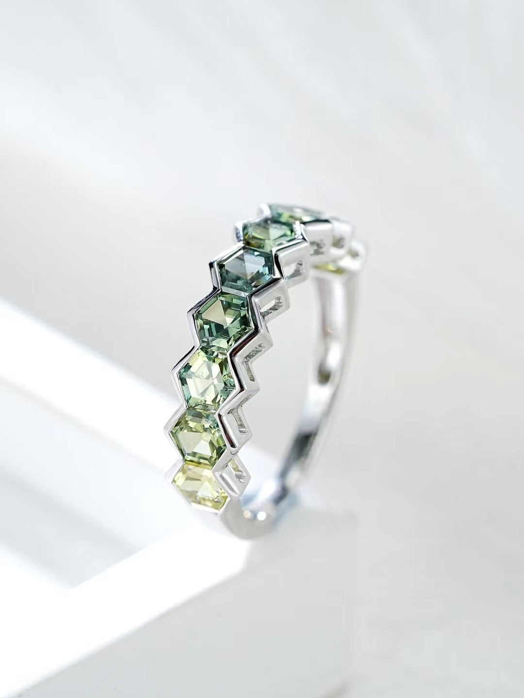 Rainbow Sapphire 18k Gold Ring (Item No. SA107)