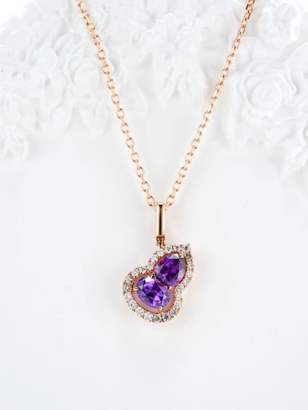 Rainbow Sapphire 18k Gold Pendant (Item No. SA067)