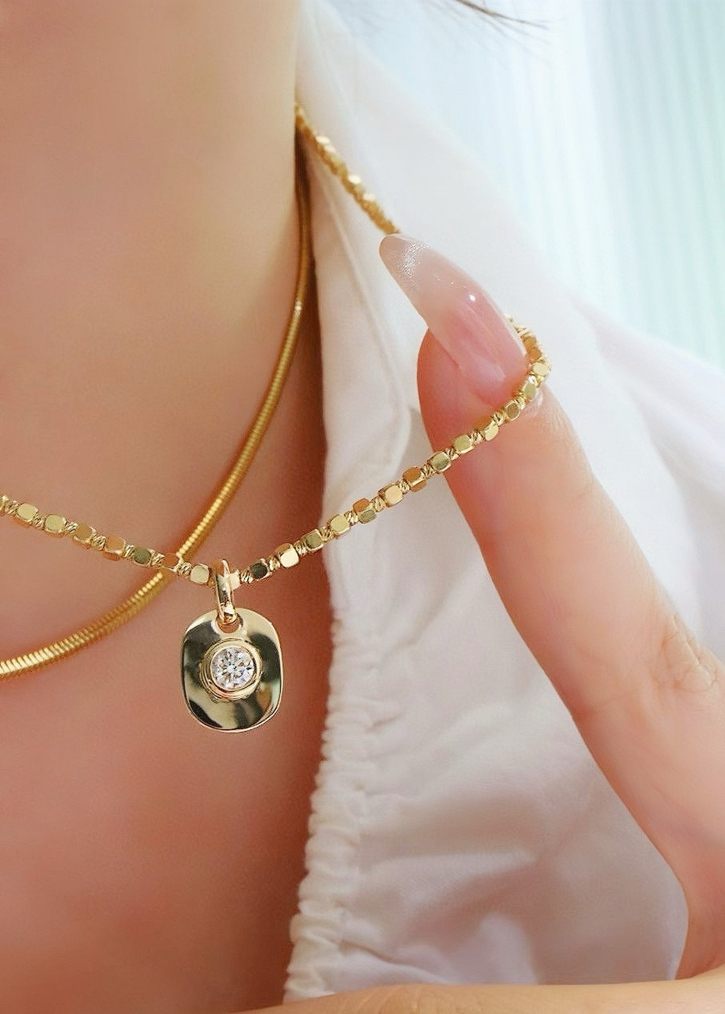 Vintage 18k Gold Diamond Pendant (Item No. VT086)