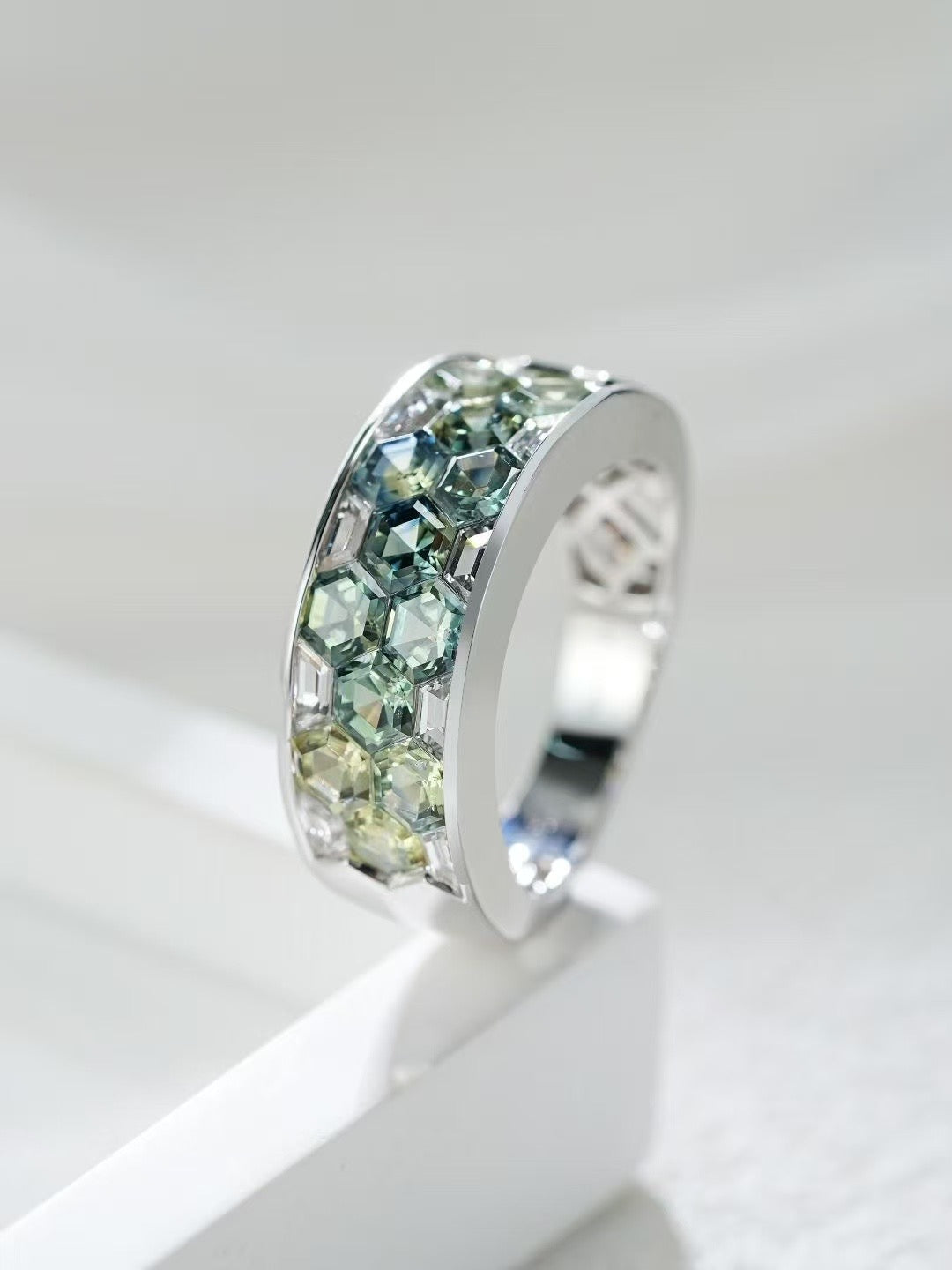 Rainbow Sapphire 18k Gold Ring (Item No. SA113)