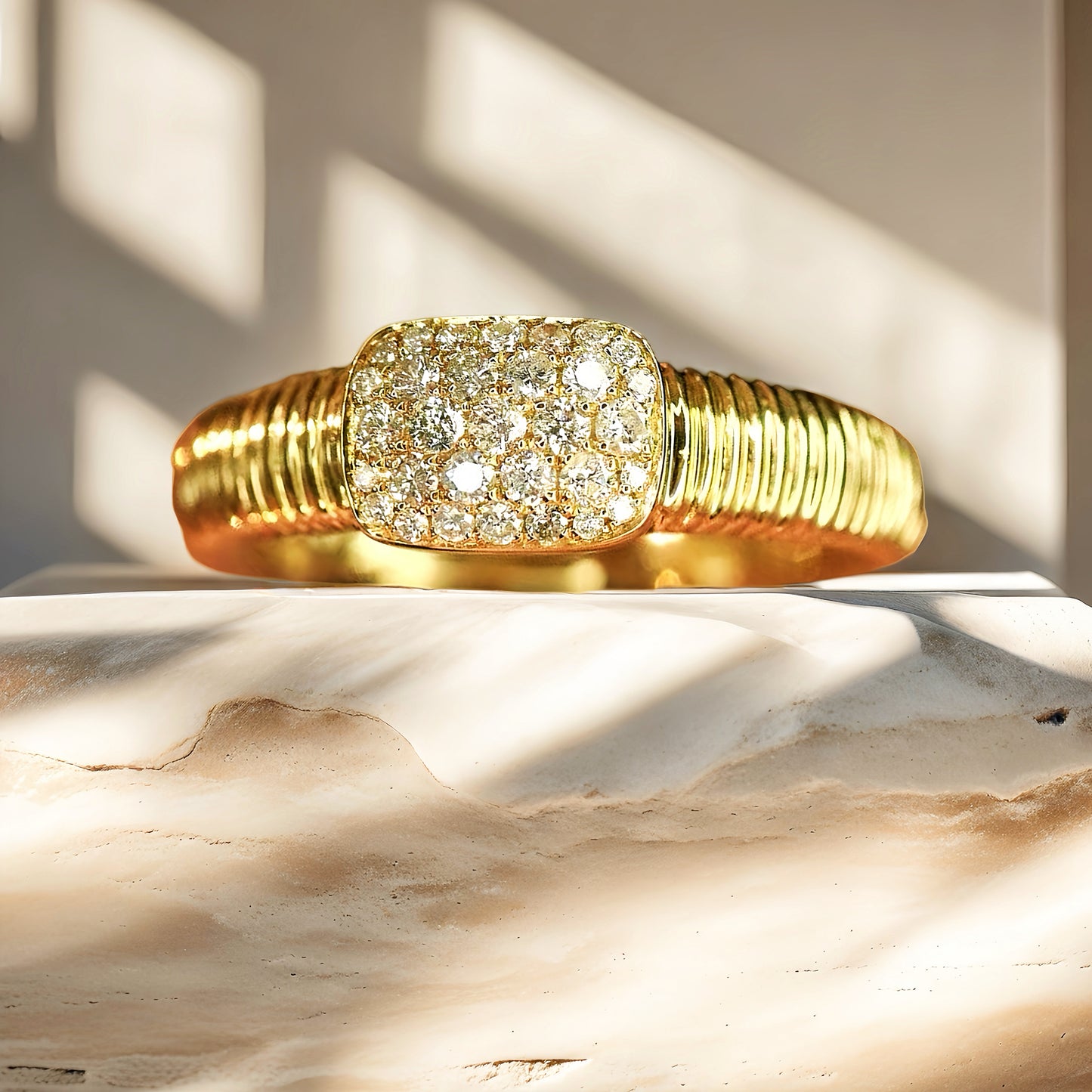 Vintage 18k Gold Diamond Ring (Item No. VT188)