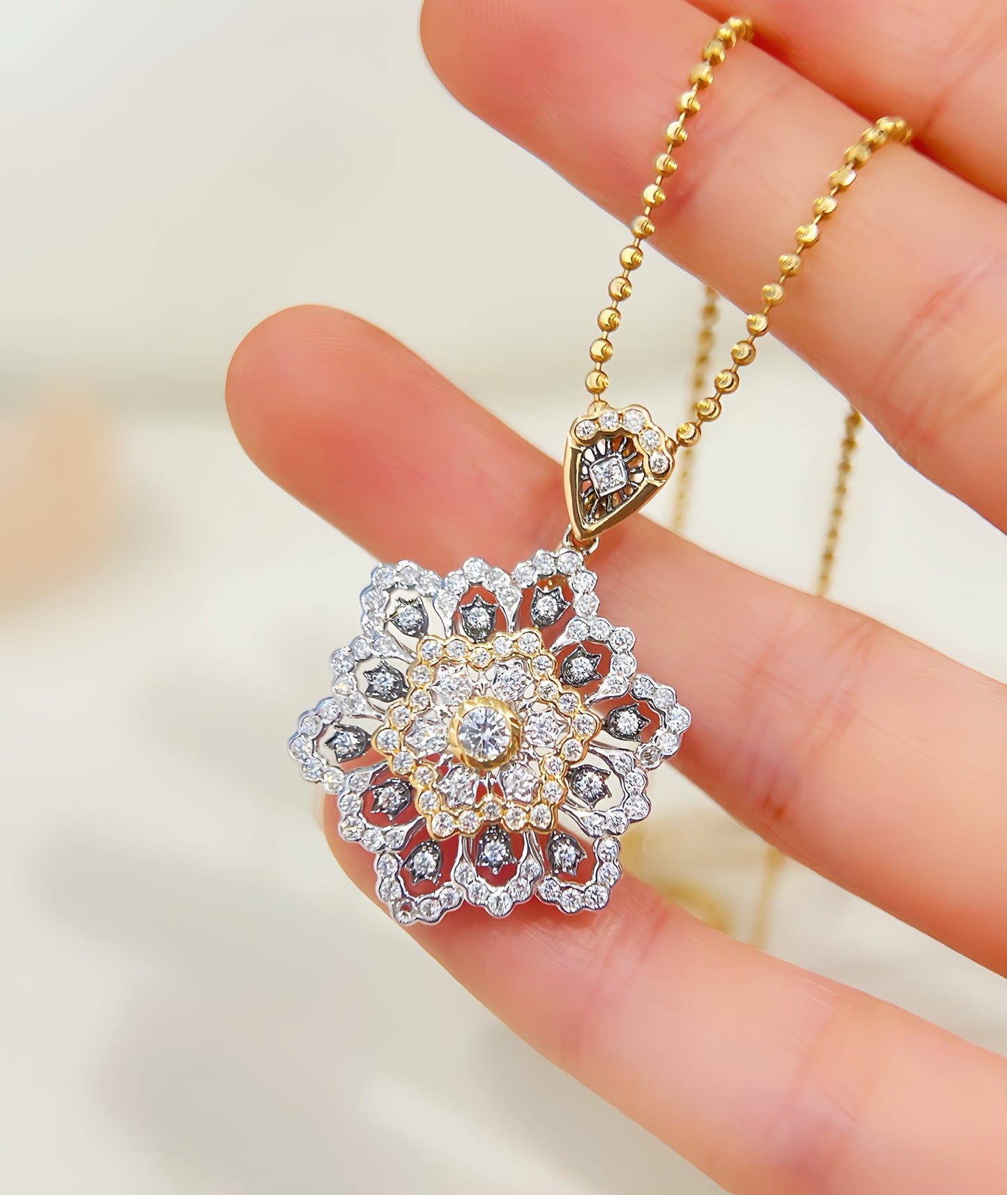 Flower Black Lace Vintage 18k Gold Diamond Pendant (Item No. VT269)