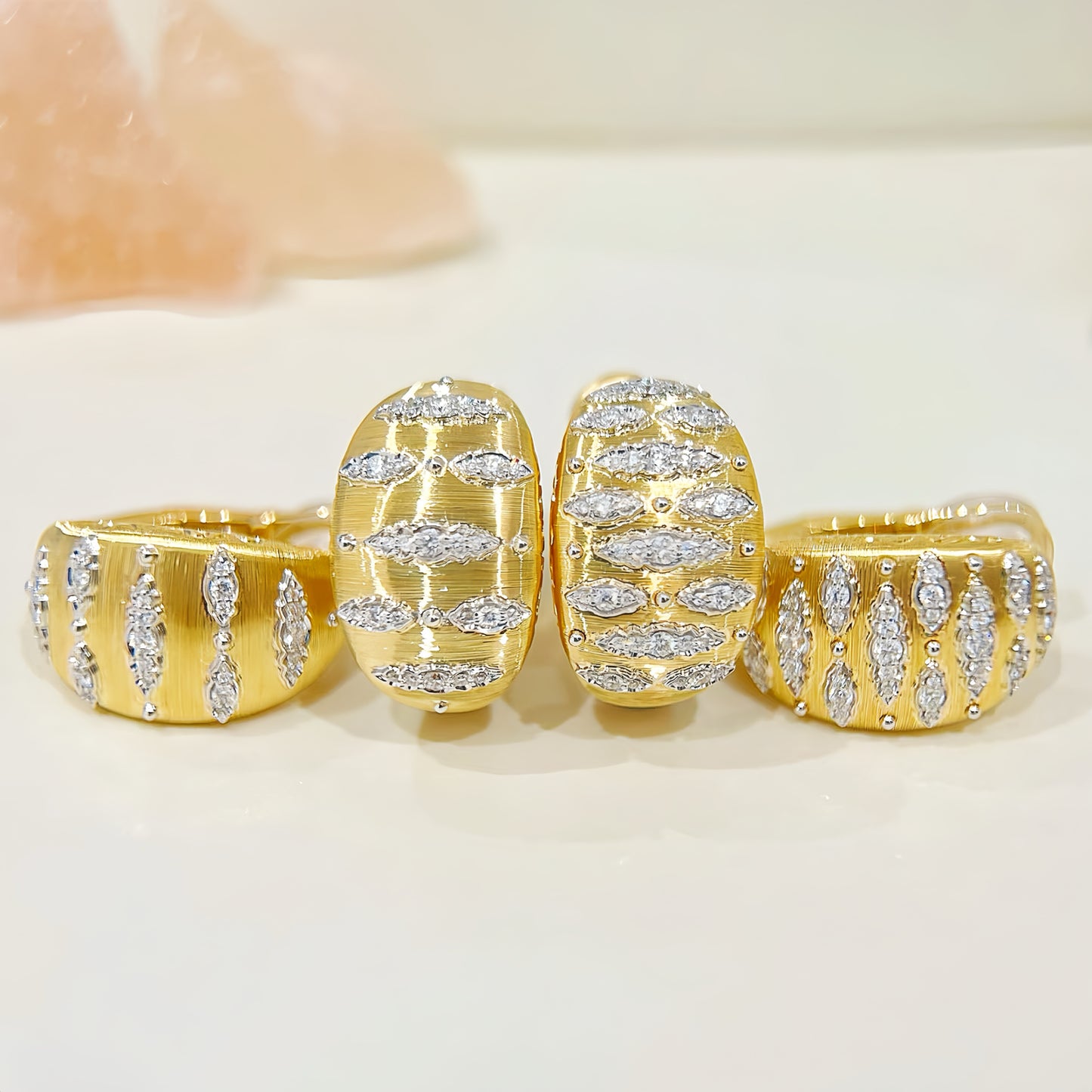 Vintage 18k Gold Diamond Earring (Item No. VT273)