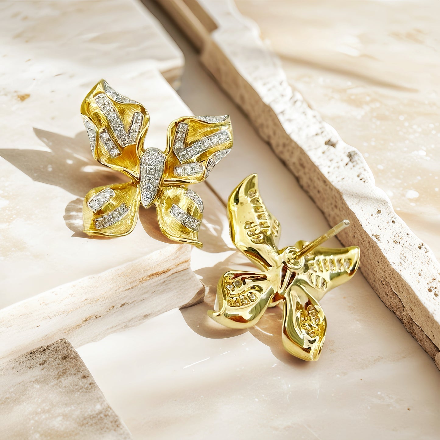 Butterfly 18k Gold Diamond Earring (Item No. VT238)