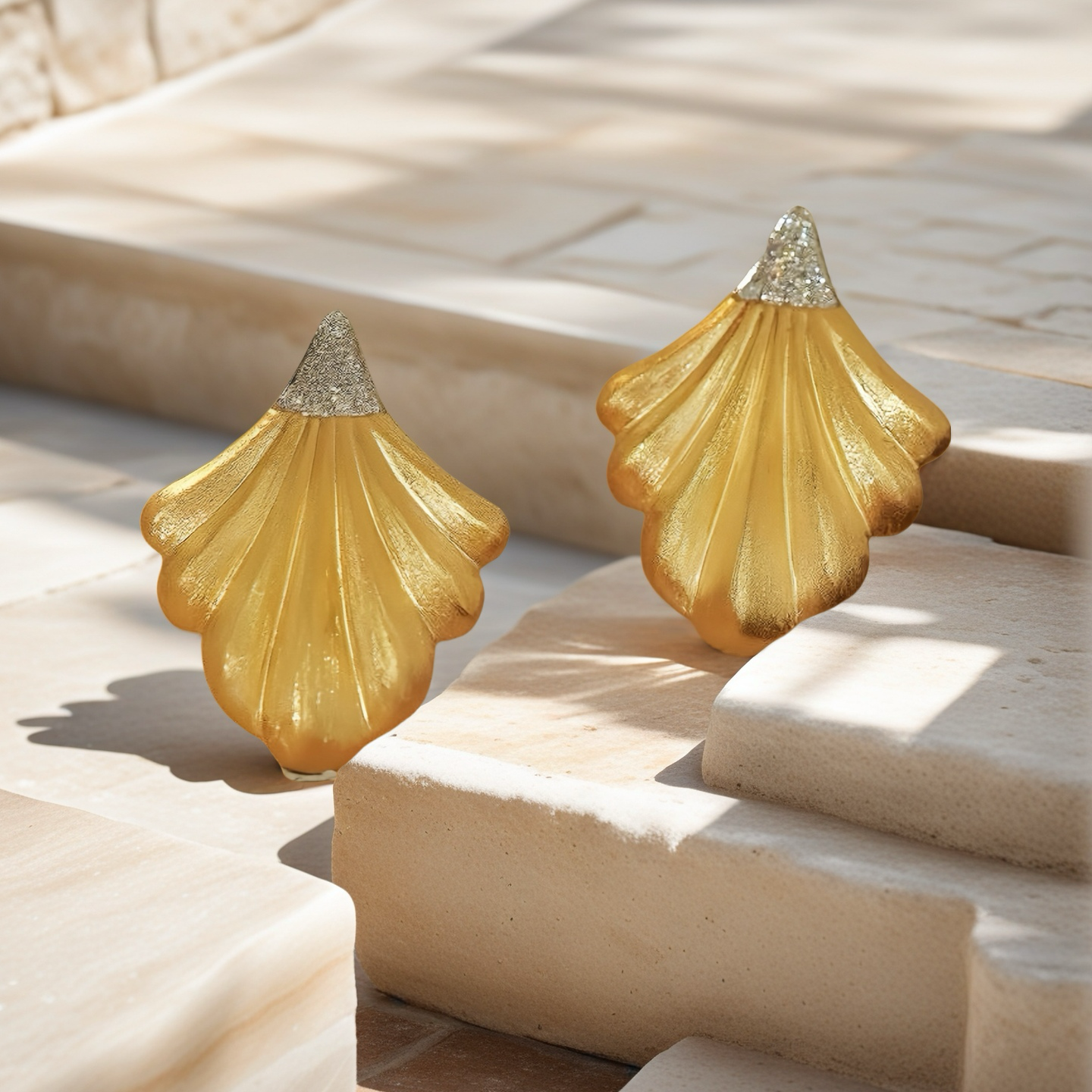 Vintage Fan-shaped 18k Gold Diamond Earring (Item No. VT078)