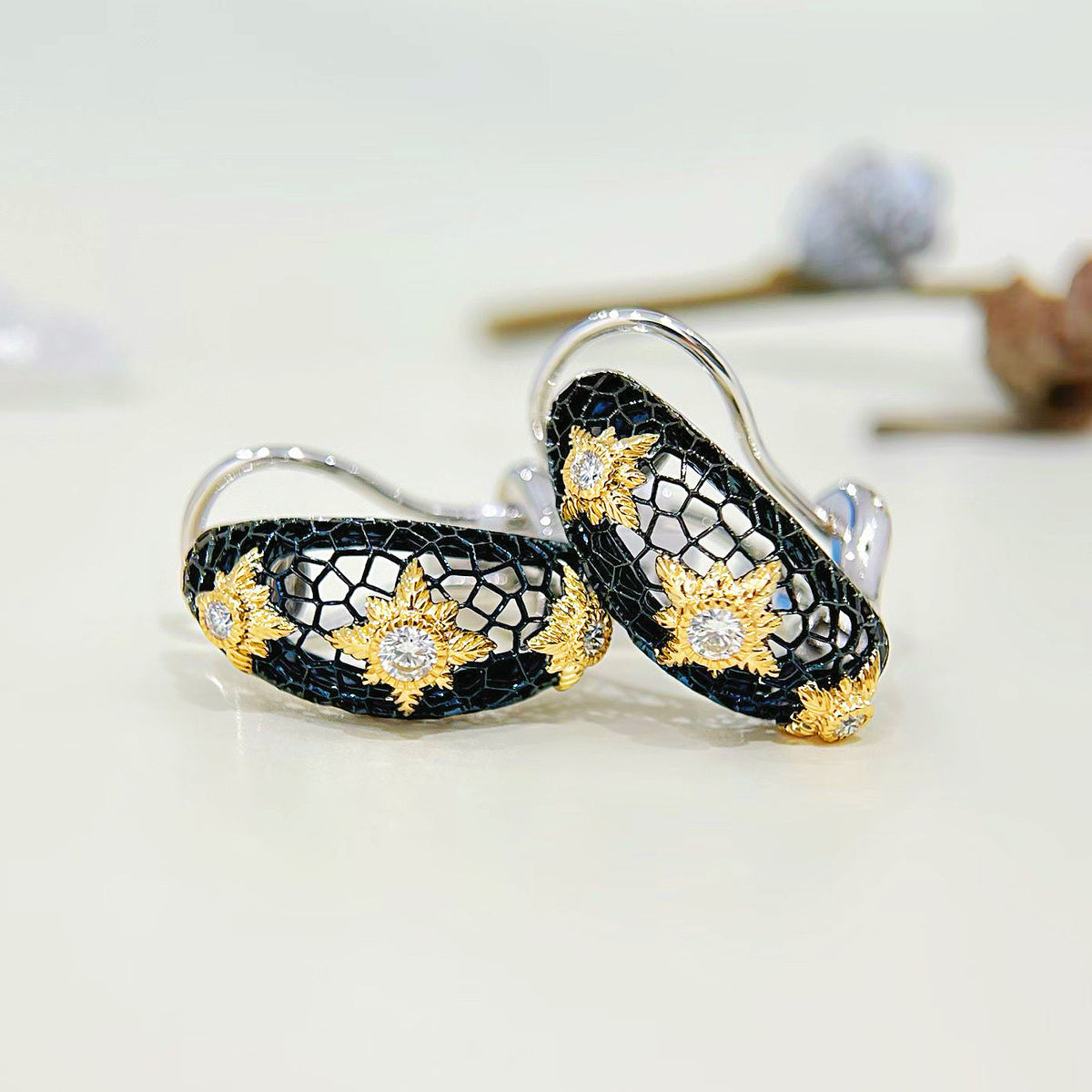 Vintage 18k Gold Diamond Earring (Item No. VT517)
