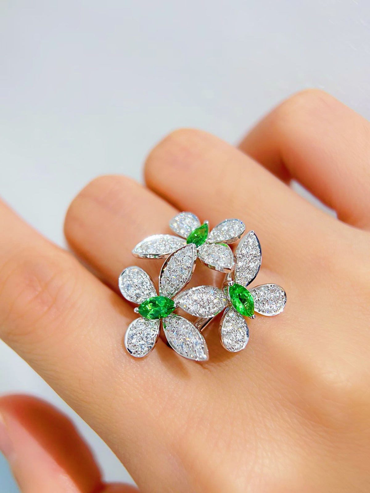 Vintage 18k Gold Diamond Emerald Ring (Item No. VT519)