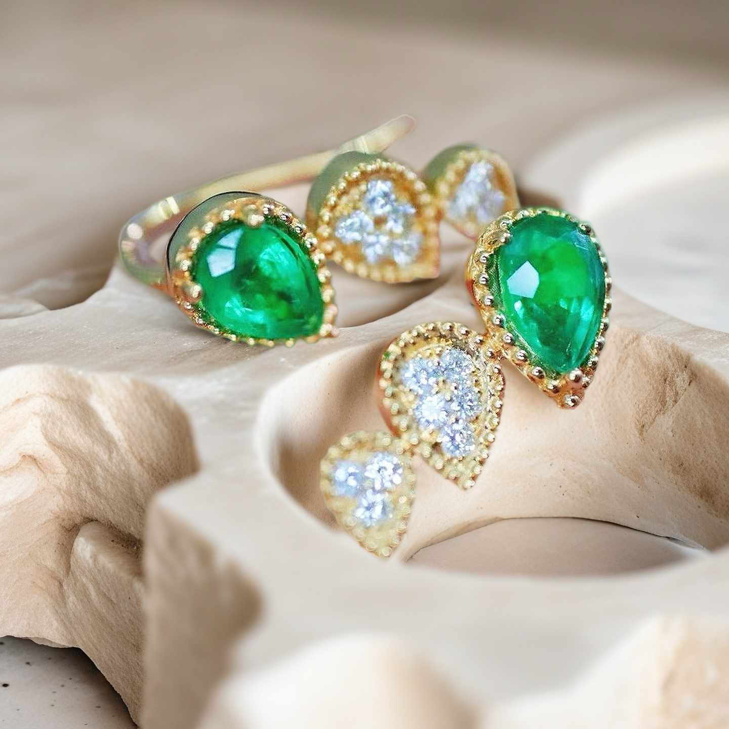 Vintage 18k Gold Diamond Emerald Earring (Item No. VT052)