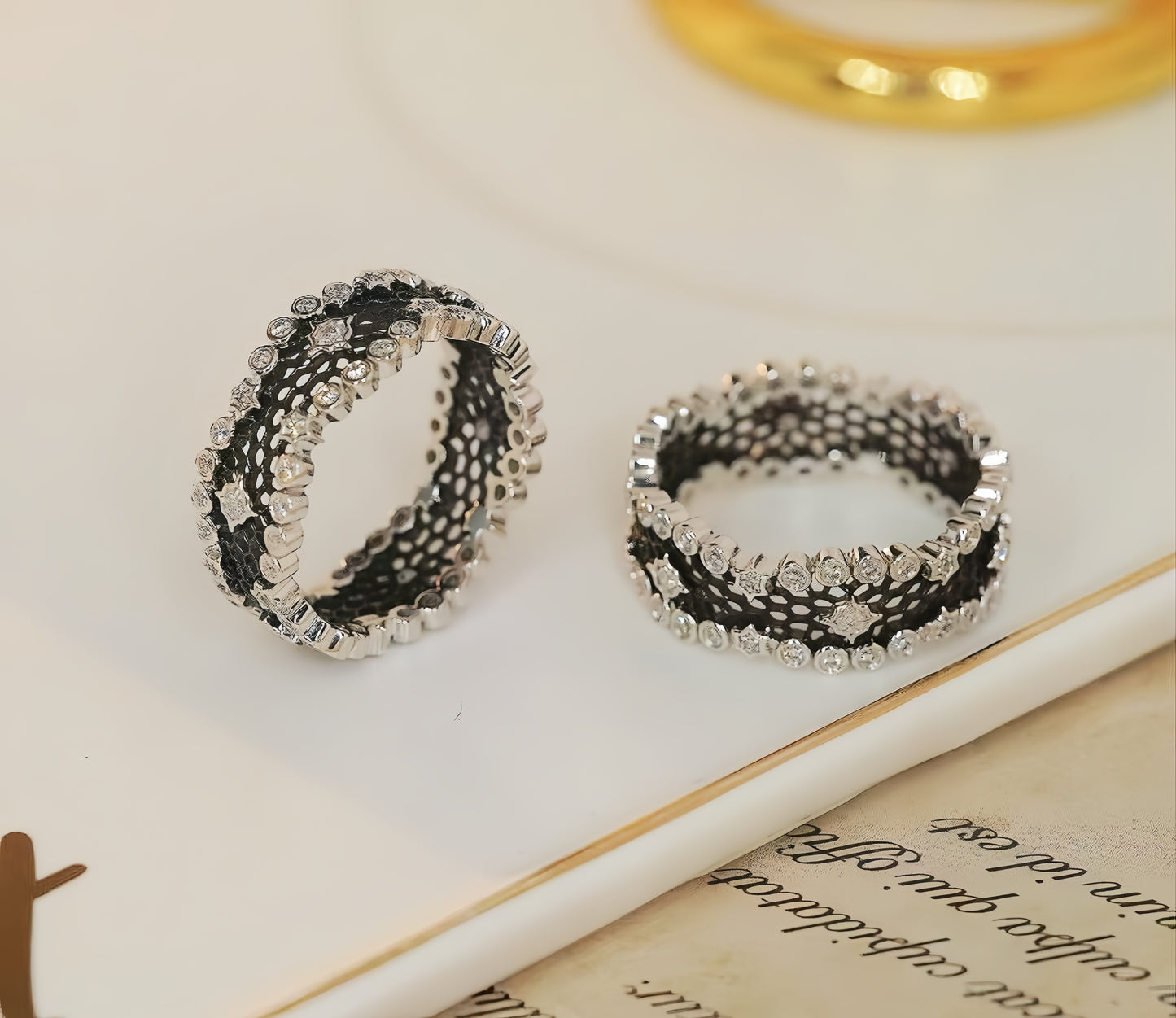 Vintage Black Lace Platinium 18k Gold Diamond Ring (Item No. VT041)