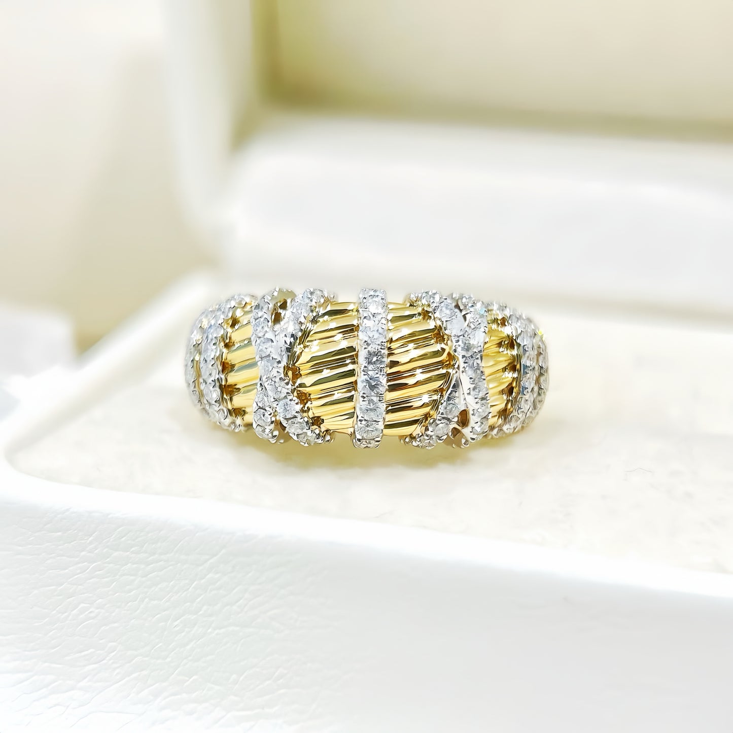 Vintage 18k Gold Diamond Ring (Item No. VT381)