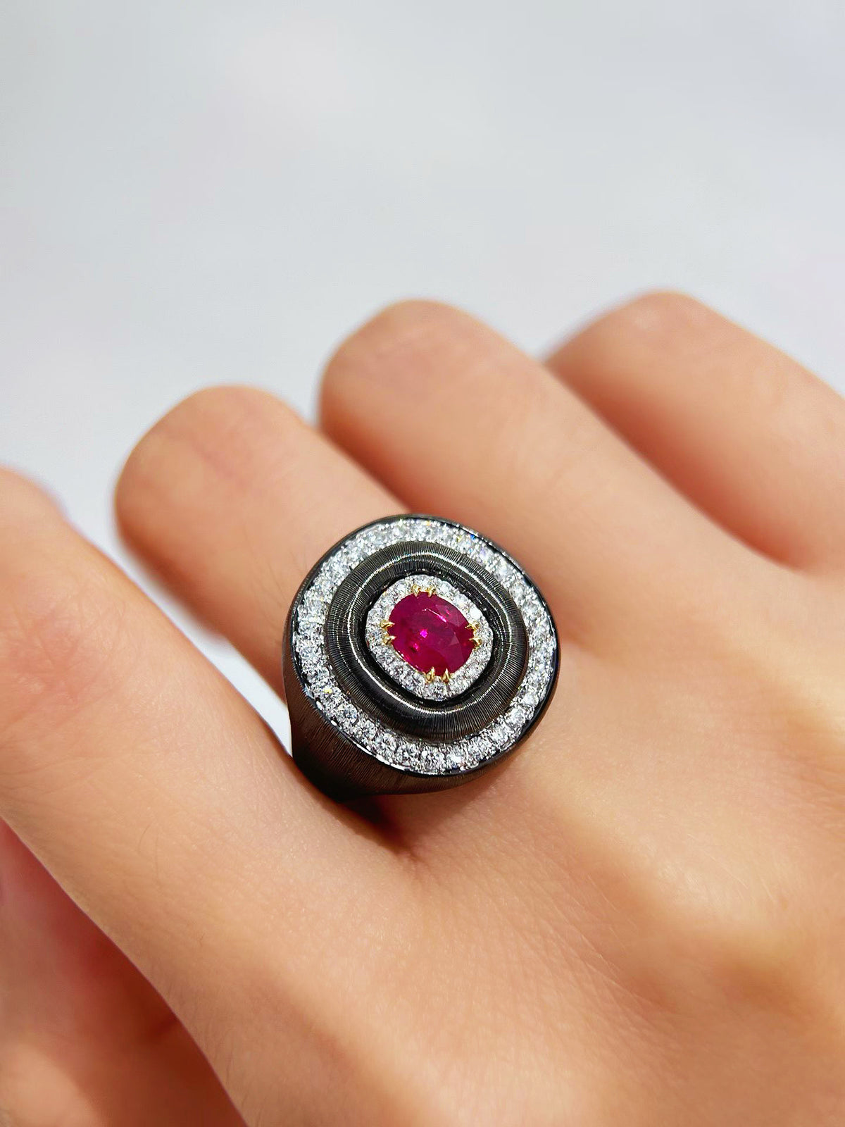 Enamel Vintage 18k Gold Diamond Ring (Item No. VT512)