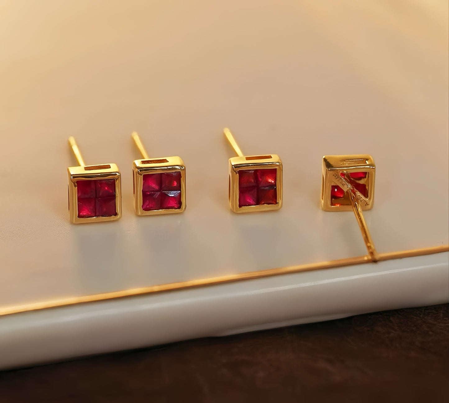 Vintage 18k Gold Ruby Earring (Item No. VT077)