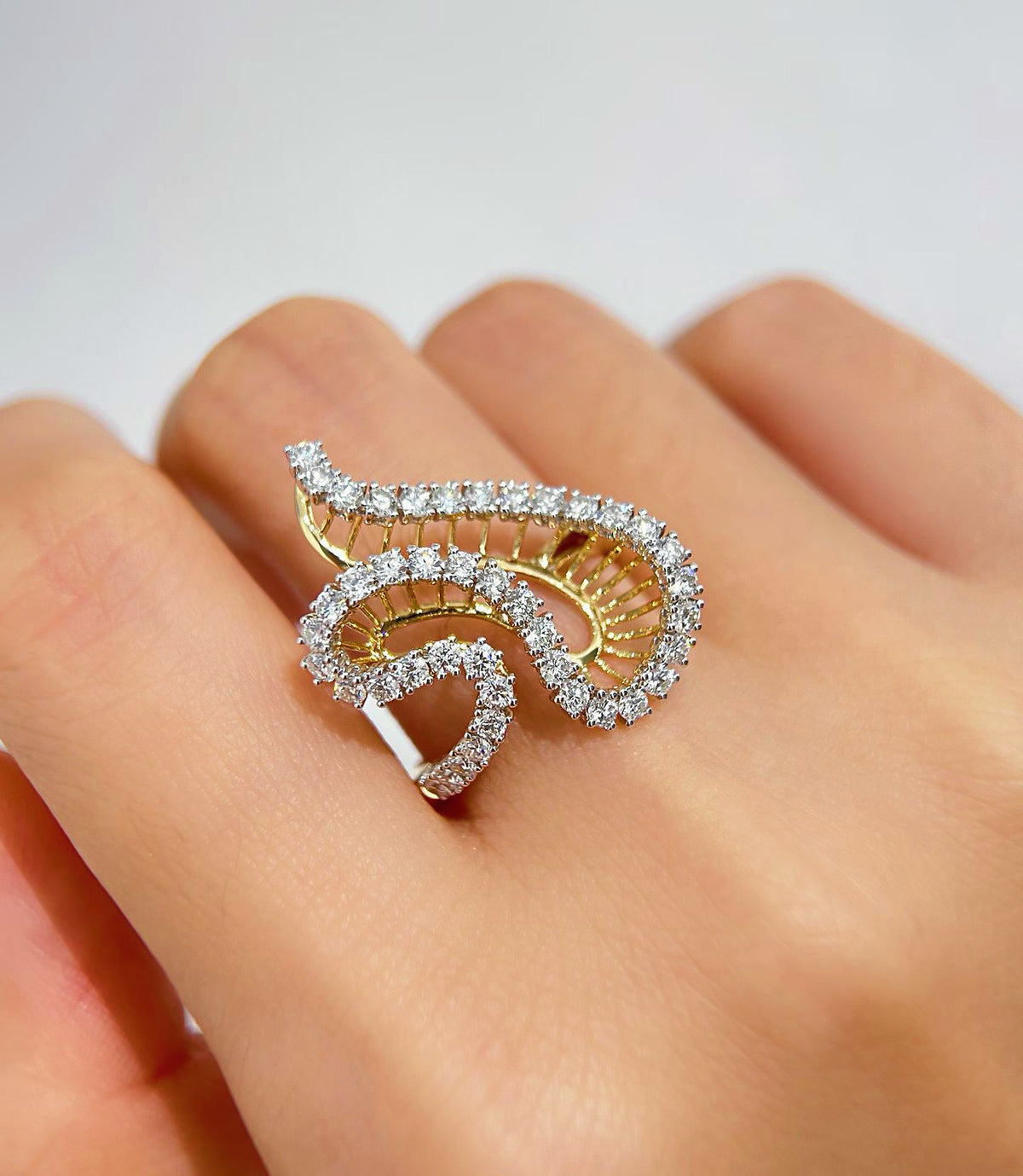 Vintage 18k Gold Diamond Ring (Item No. VT503)