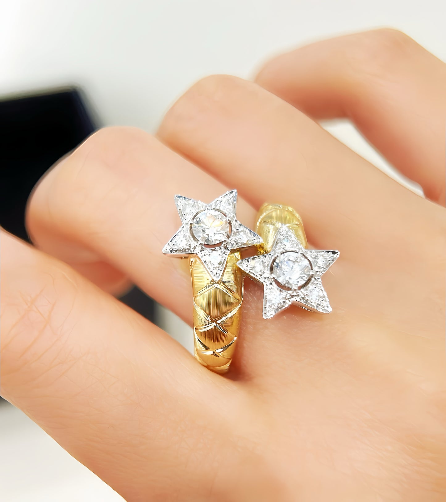 Star 18k Gold Diamon Ring (Item No. VT385)
