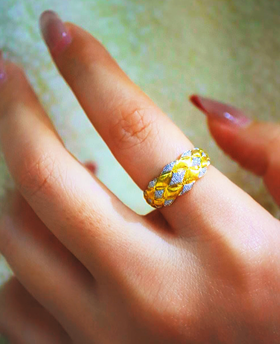 Vintage Rigato Engrave 18k Gold Diamond Ring (Item No. VT025)