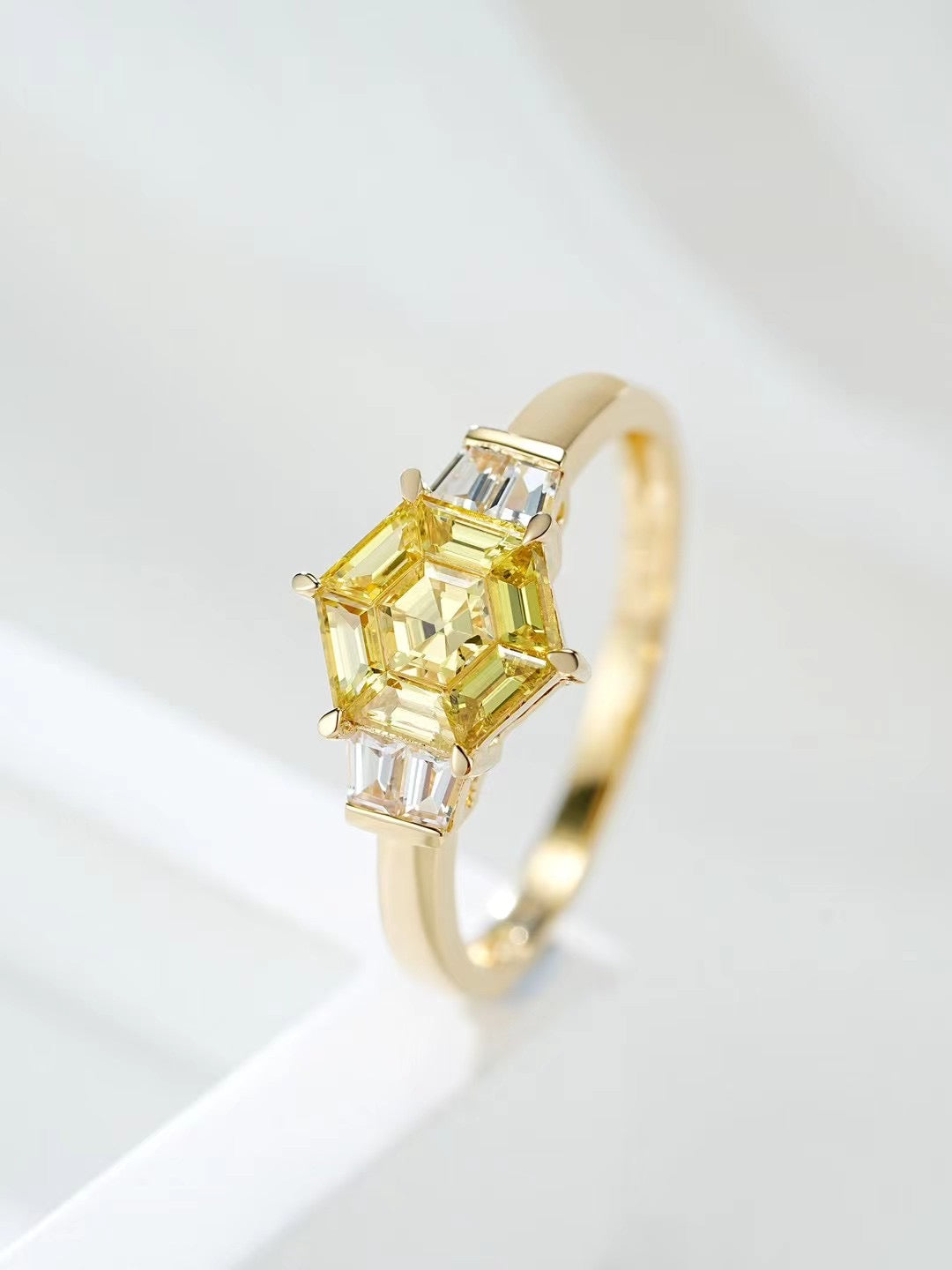 Rainbow Sapphire 18k Gold Ring (Item No. SA102)