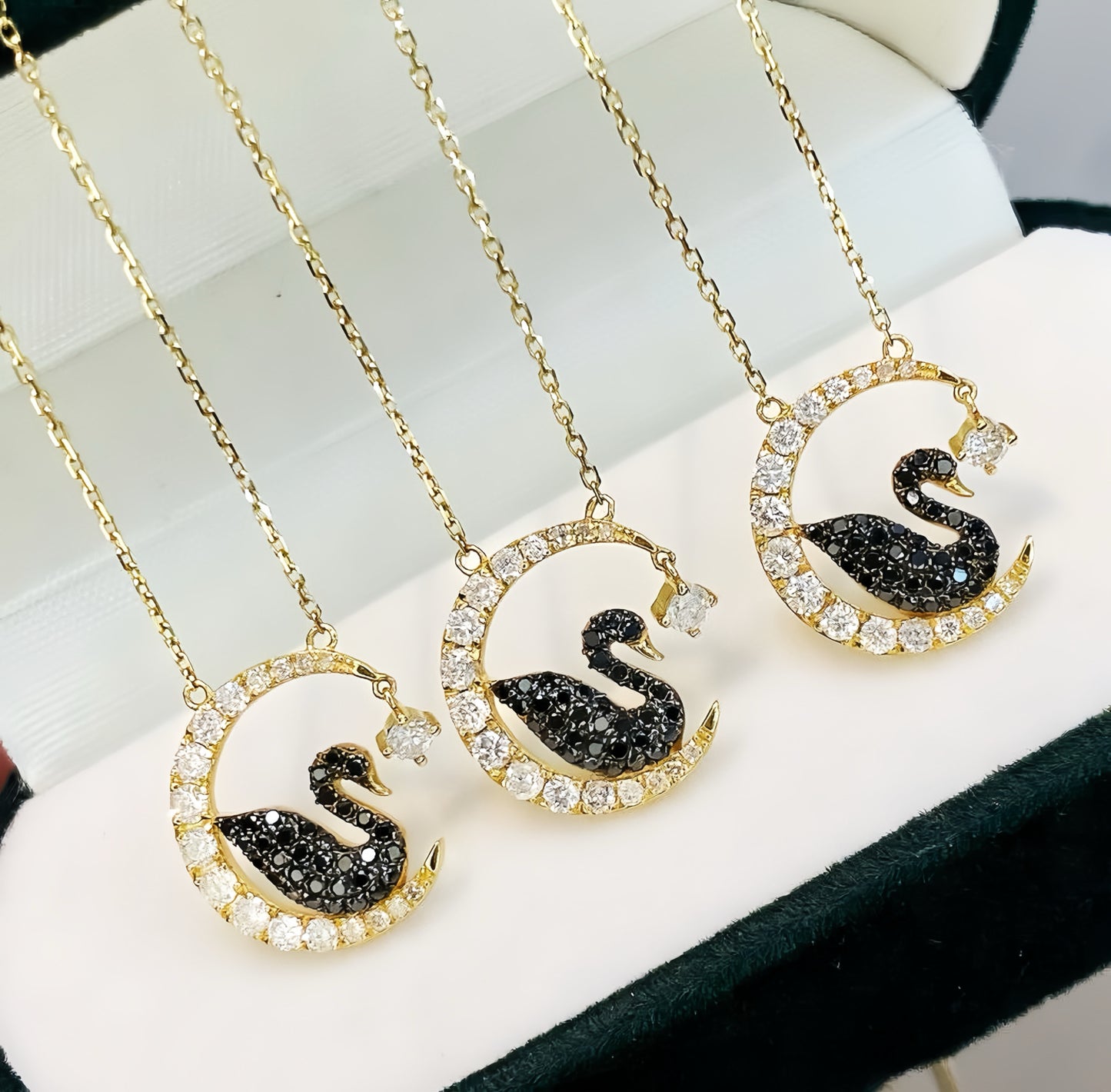 Black Swan 18k Gold Diamond Pendant (Item No. VT116)